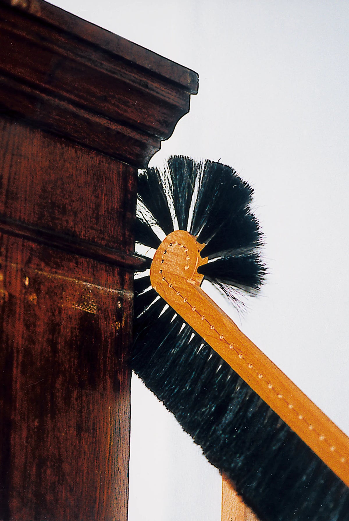 Cabinet Broom — original