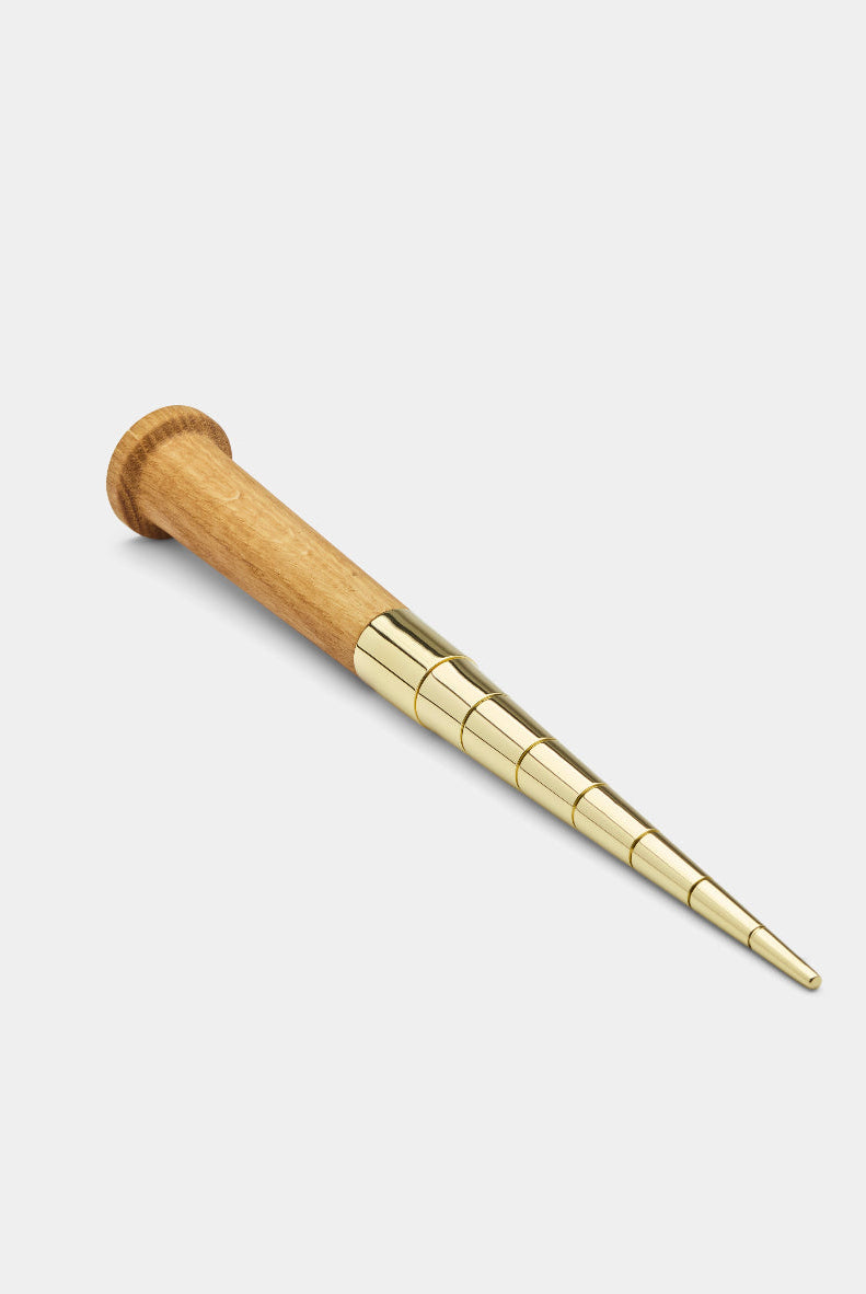 Nurture Planting Stick - Brass / Oak — Skultuna 2