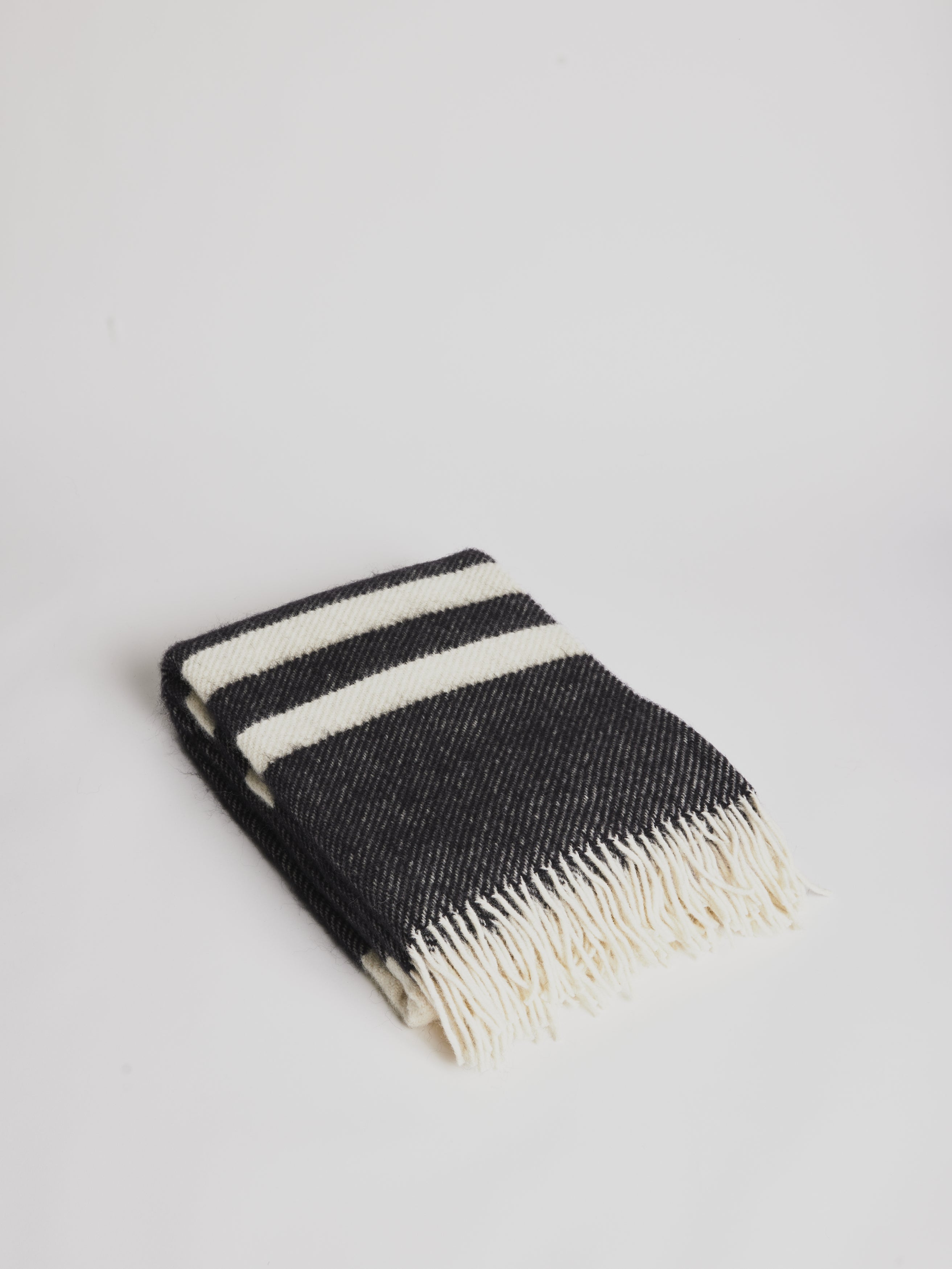 Woolen Blanket - Gotland Stripe Black - Cigale & Fourmi