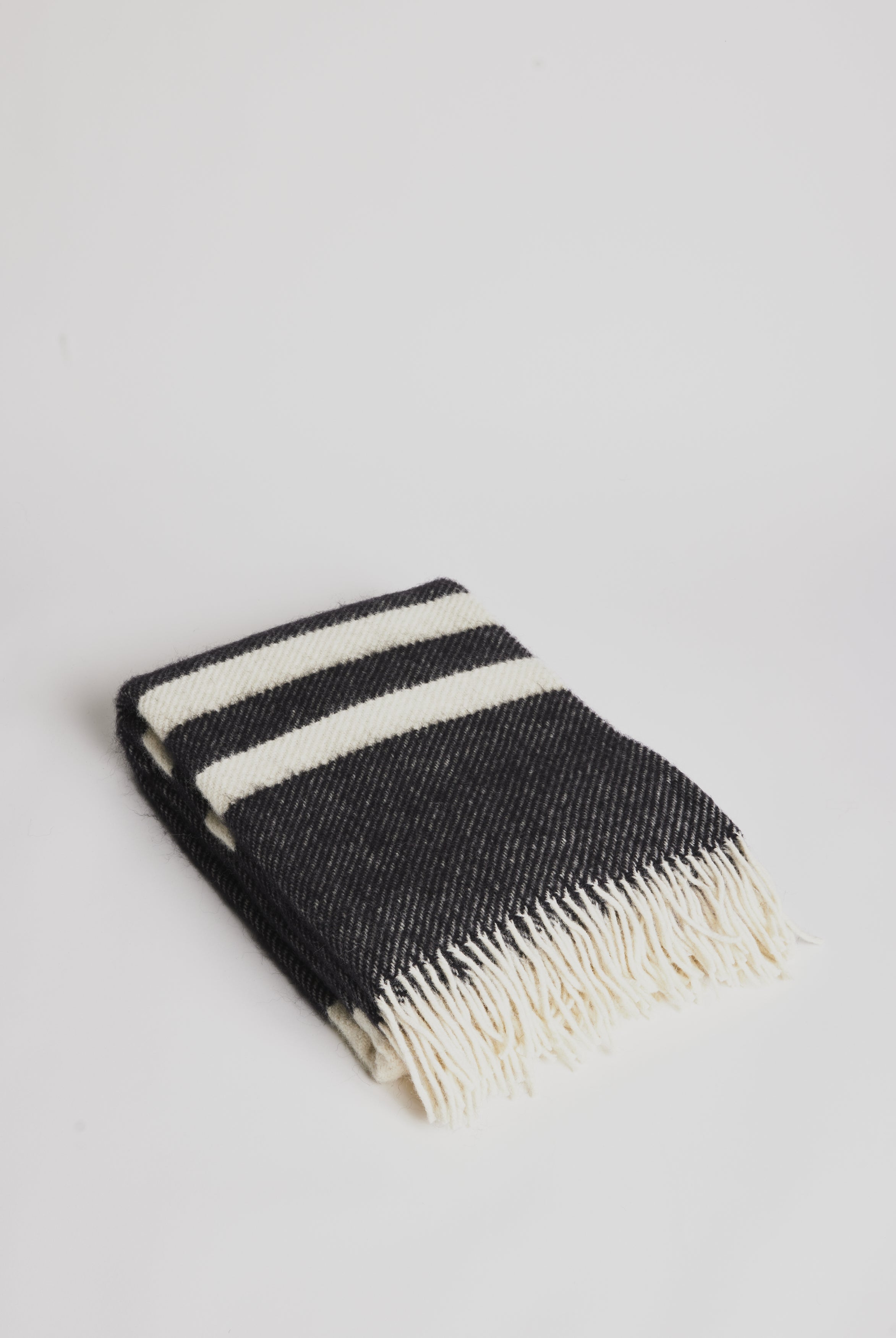 Woolen Blanket - Gotland Stripe Black - Cigale & Fourmi