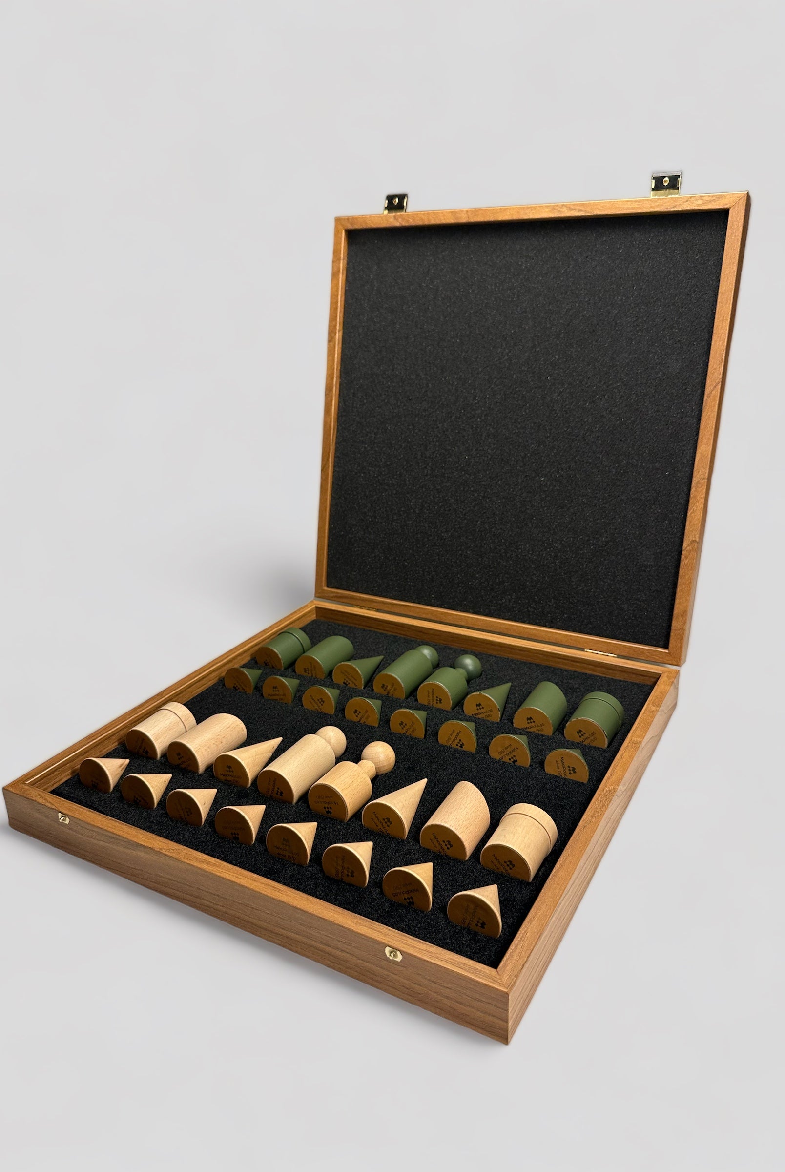 Chessboard - Green & White Leatherette - Cigale & Fourmi