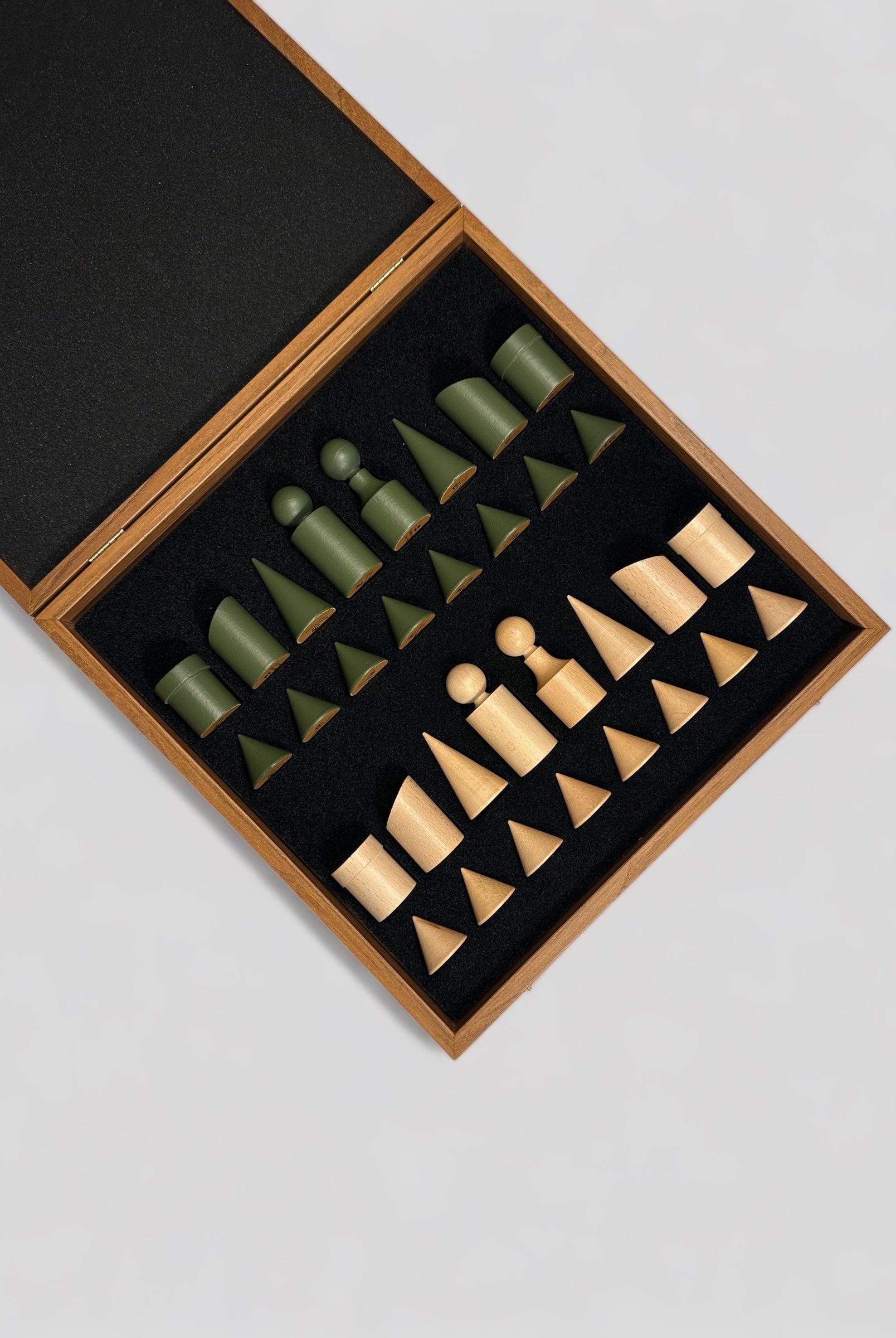 Chessboard - Green & White Leatherette - Cigale & Fourmi