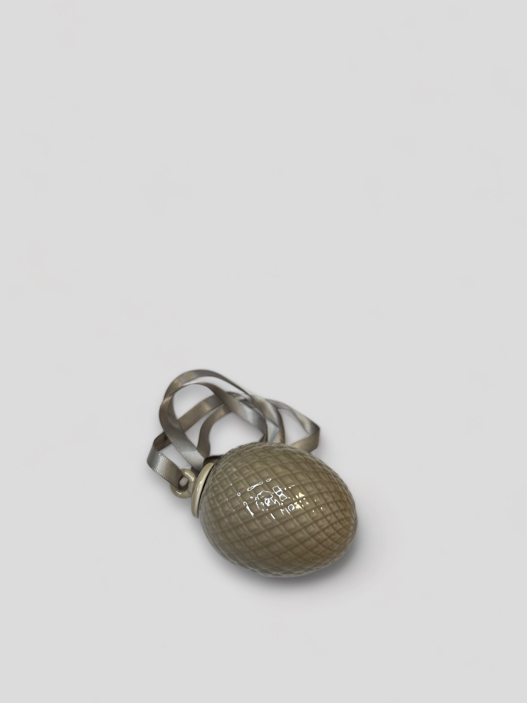 Rhombe Easter egg - Warm Grey Porcelaine - Cigale & Fourmi