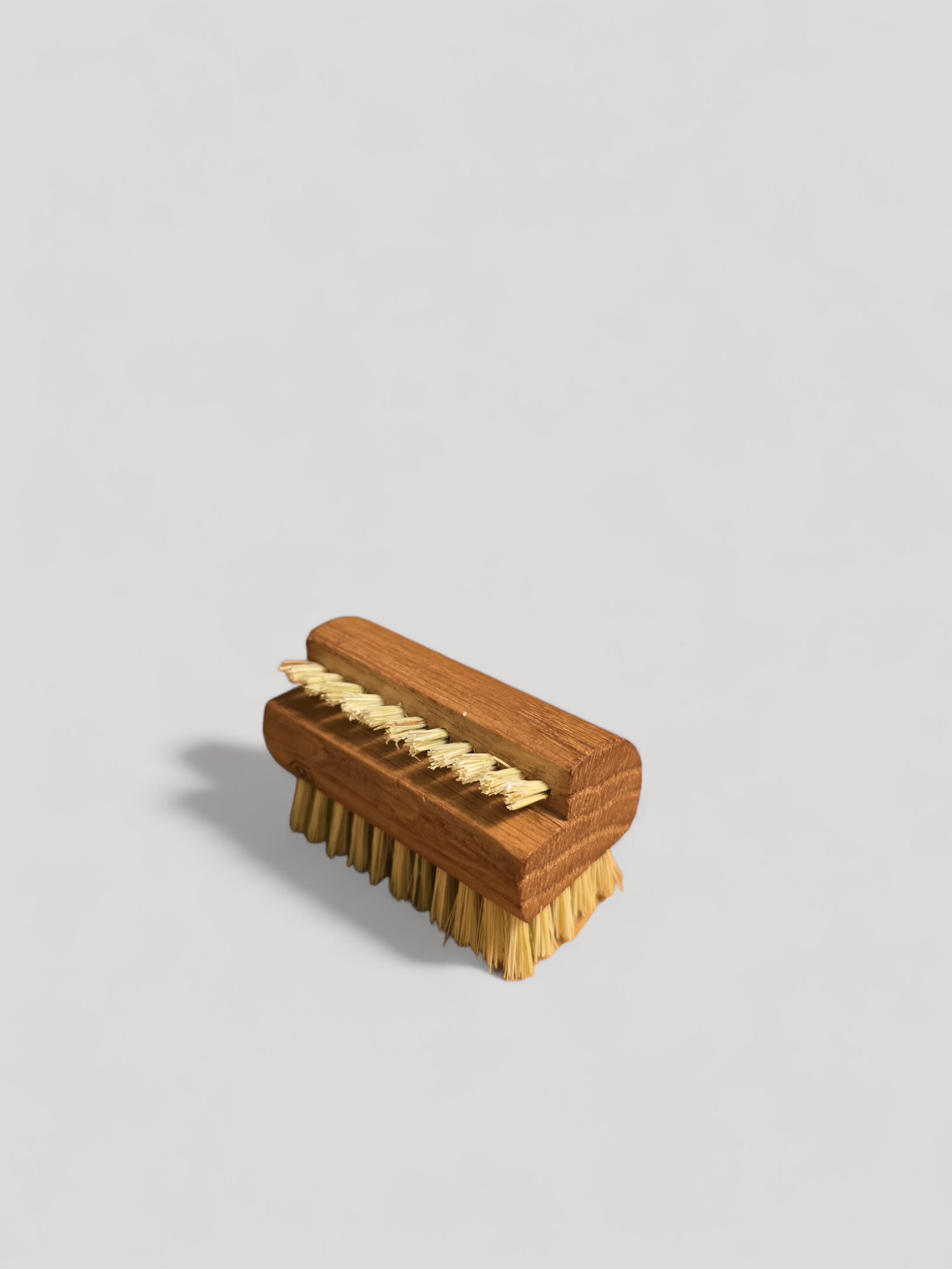 Travel Nail Brush - Half Round - Cigale &  Fourmi