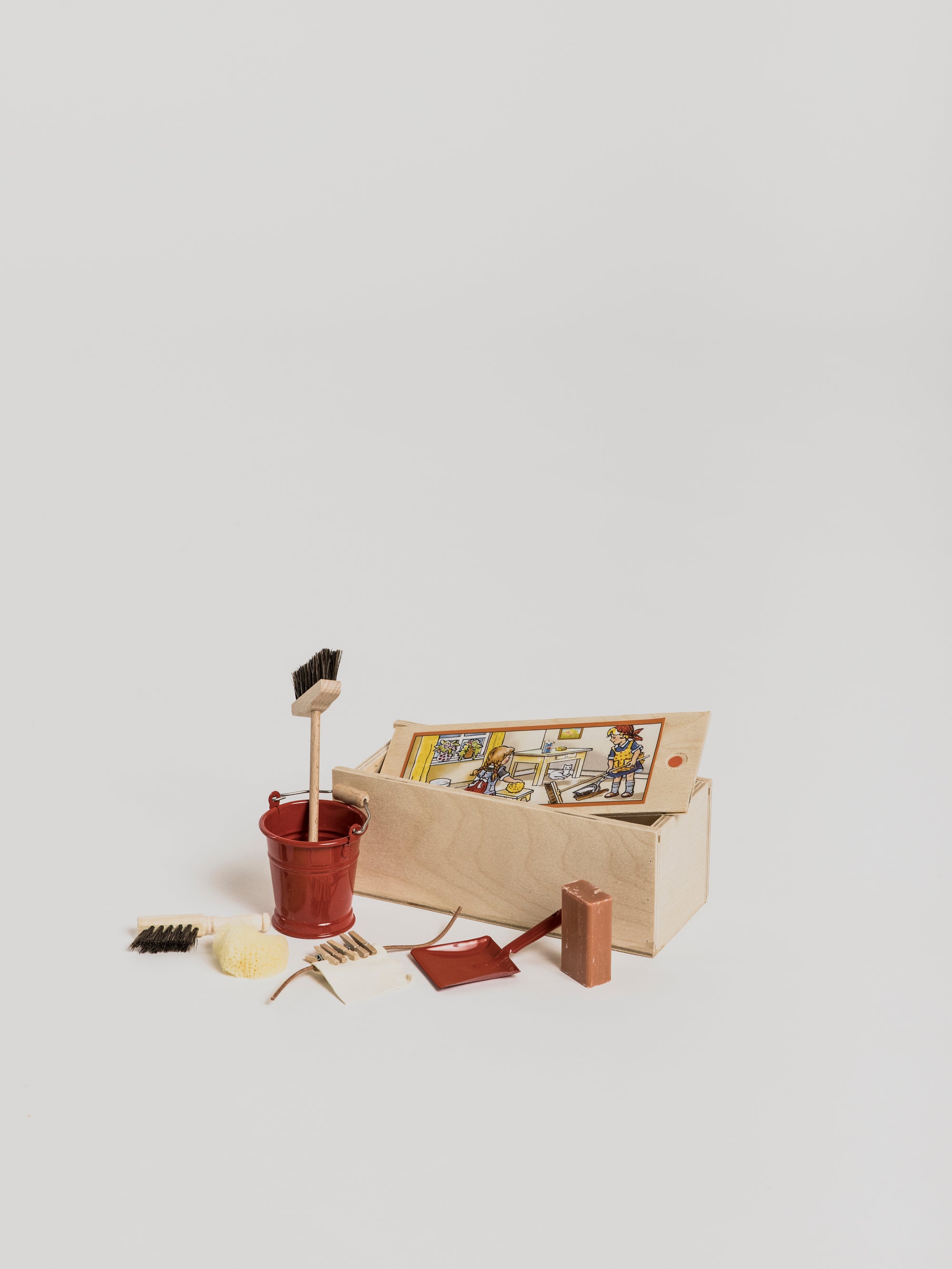Childrens Doll Sweeping Set - Cigale et Fourmi
