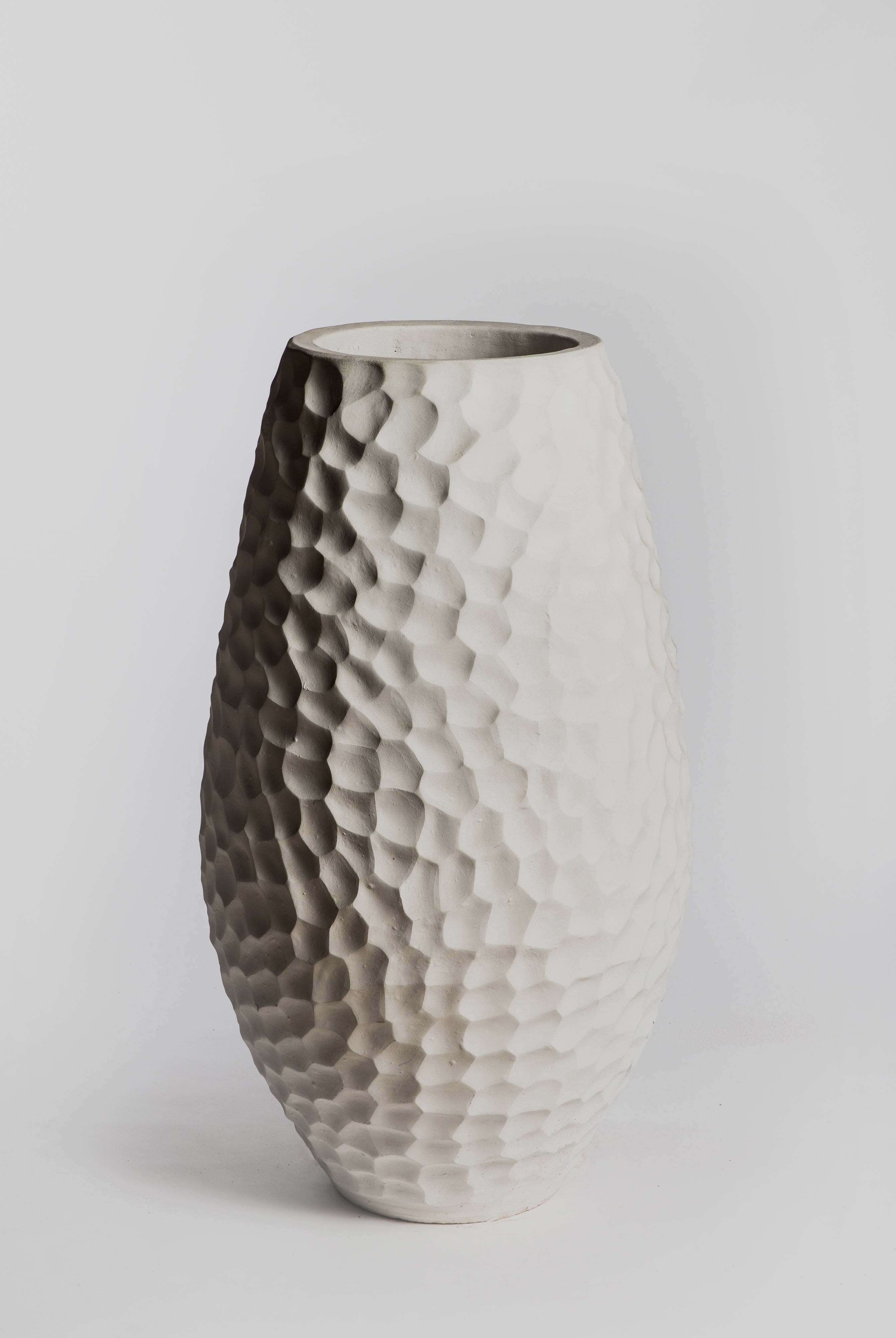 Vase Aubergine Aveole - White - Cigale & Fourmi