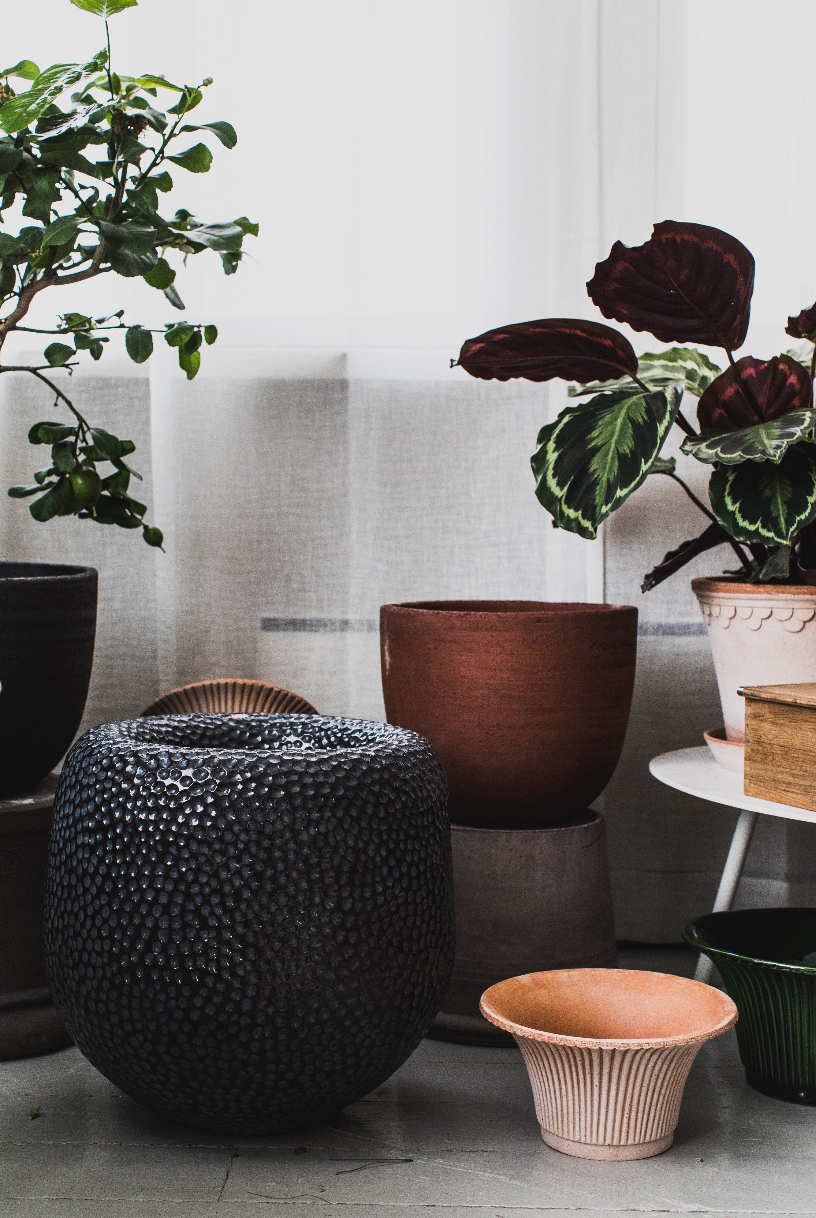 Batur - Black Metallic Pottery Domani