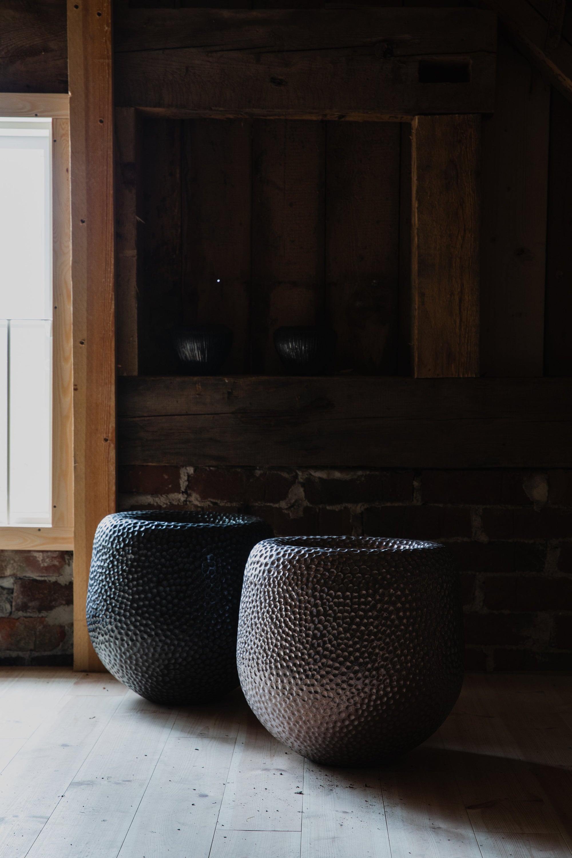 Batur - Silver Metallic Pottery Domani