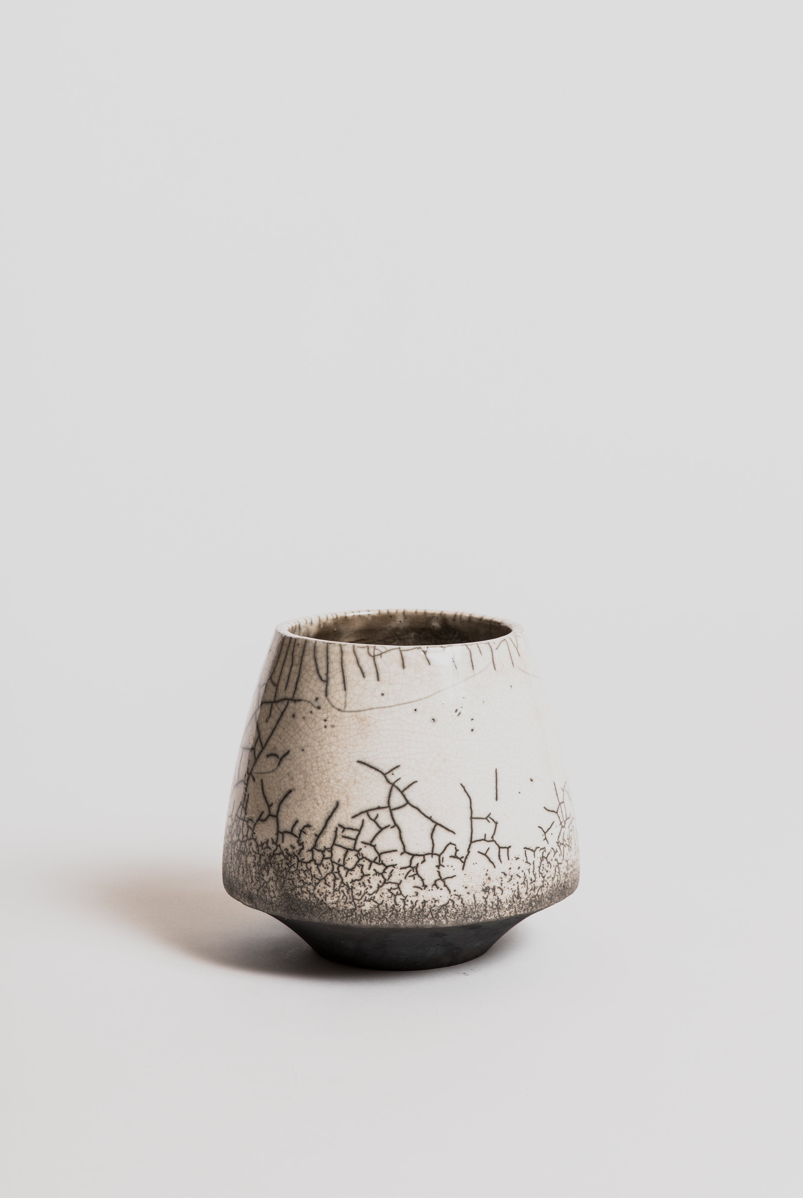 Caracas Raku Pot - White Vase Domani