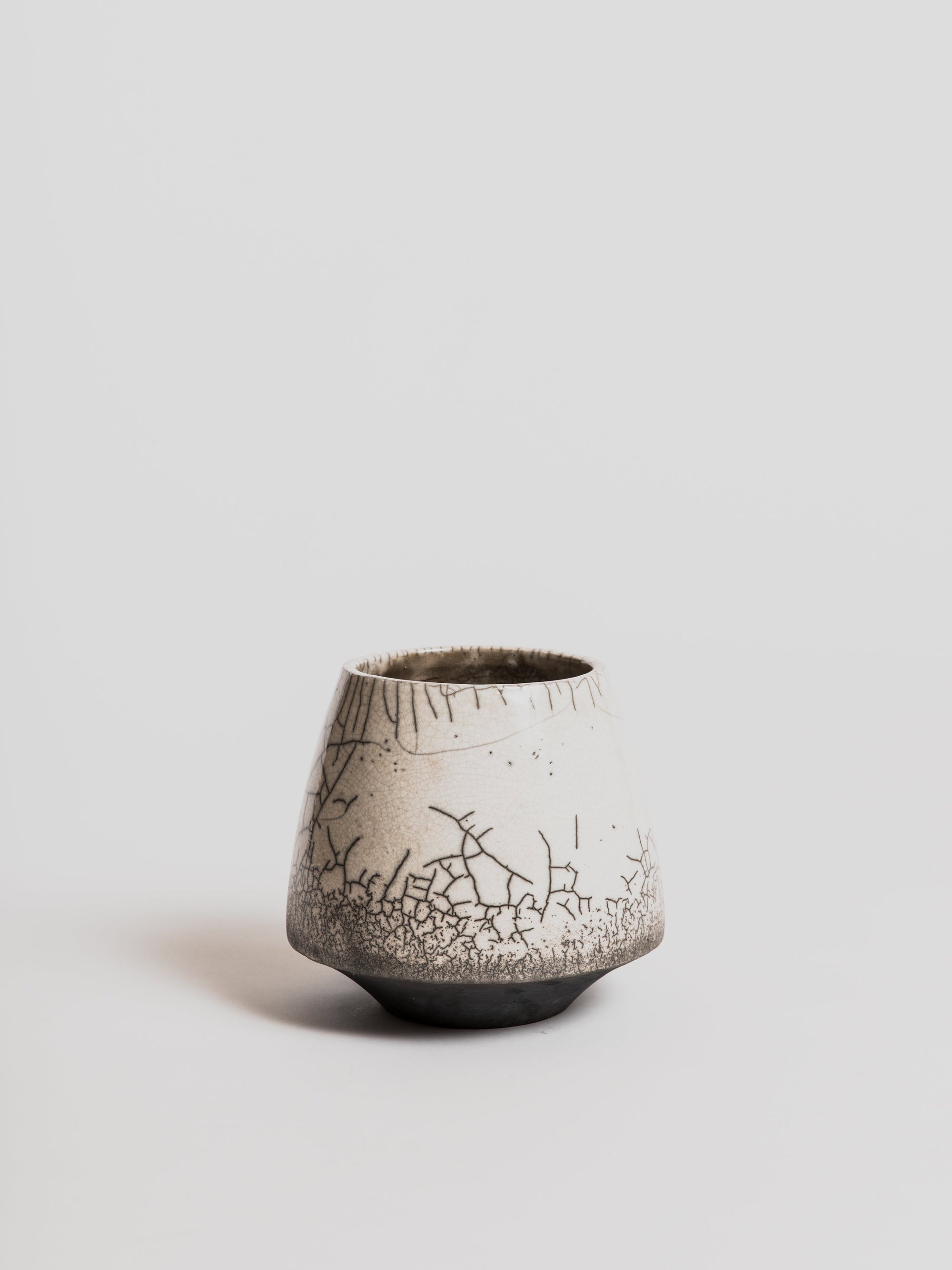 Caracas Raku Pot - White Vase Domani 