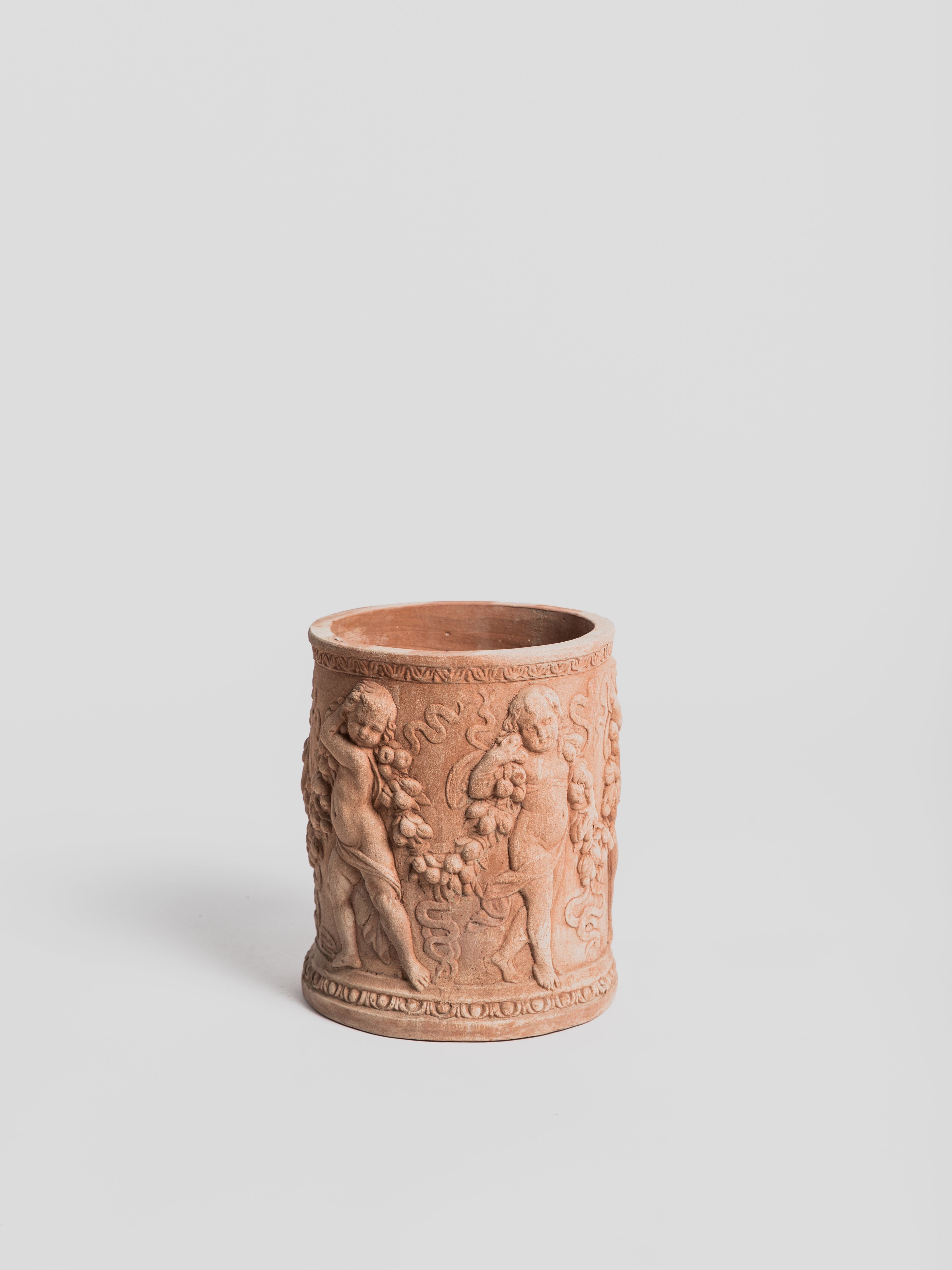 Cilindro con Putti D18 x H24 Pot M.I.T.A.L