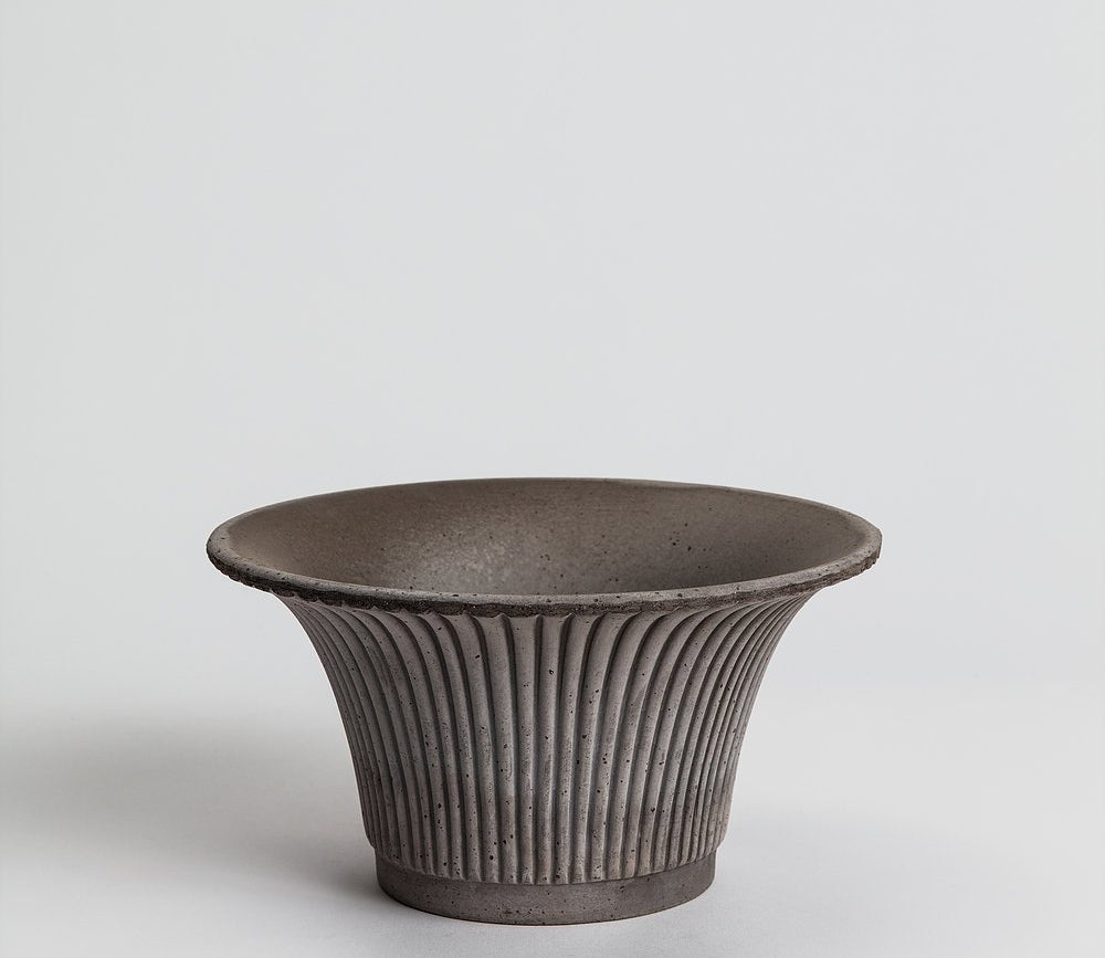 Daisy - Grey Pot Bergs Potter