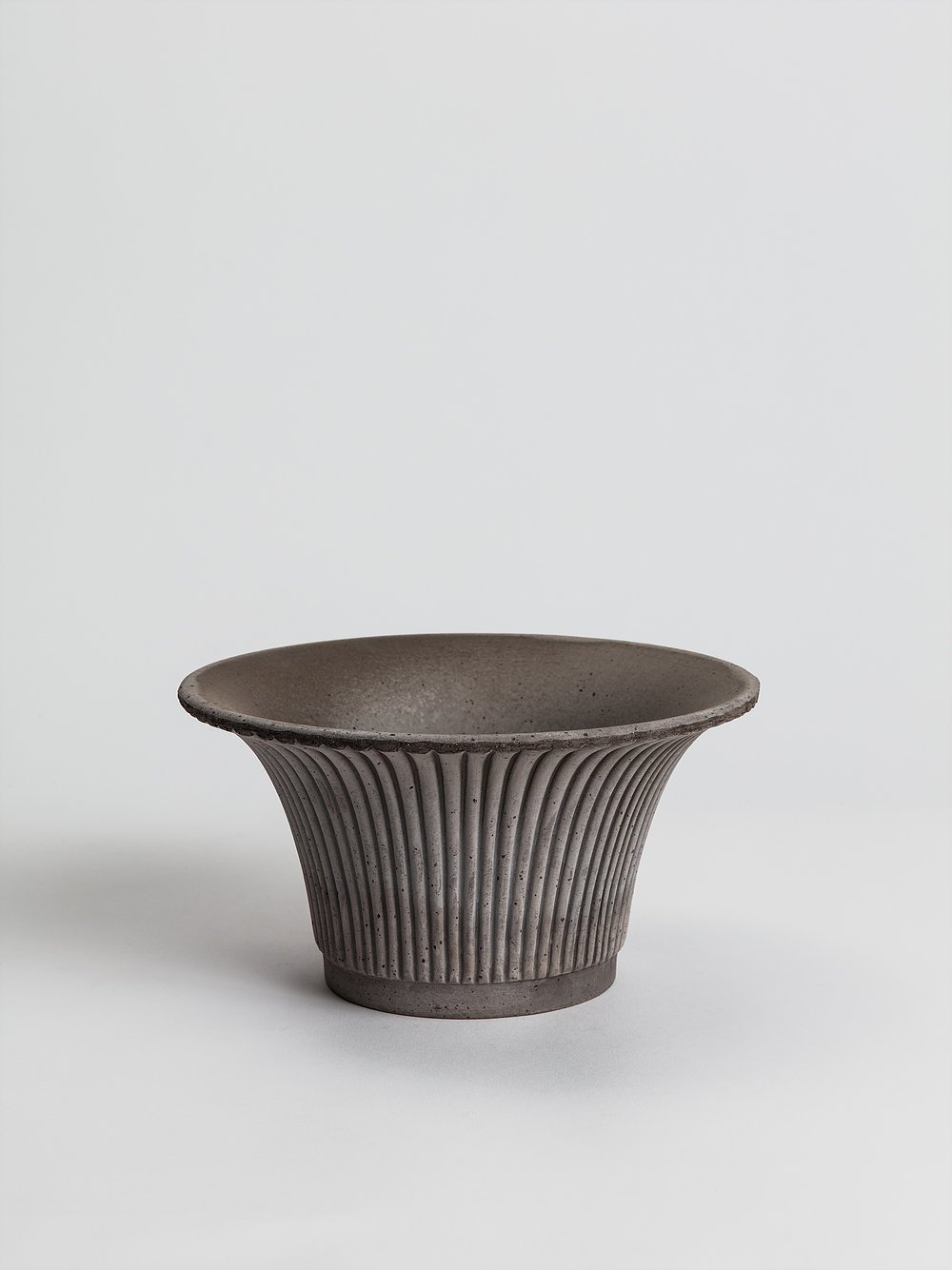Daisy - Grey Pot Bergs Potter