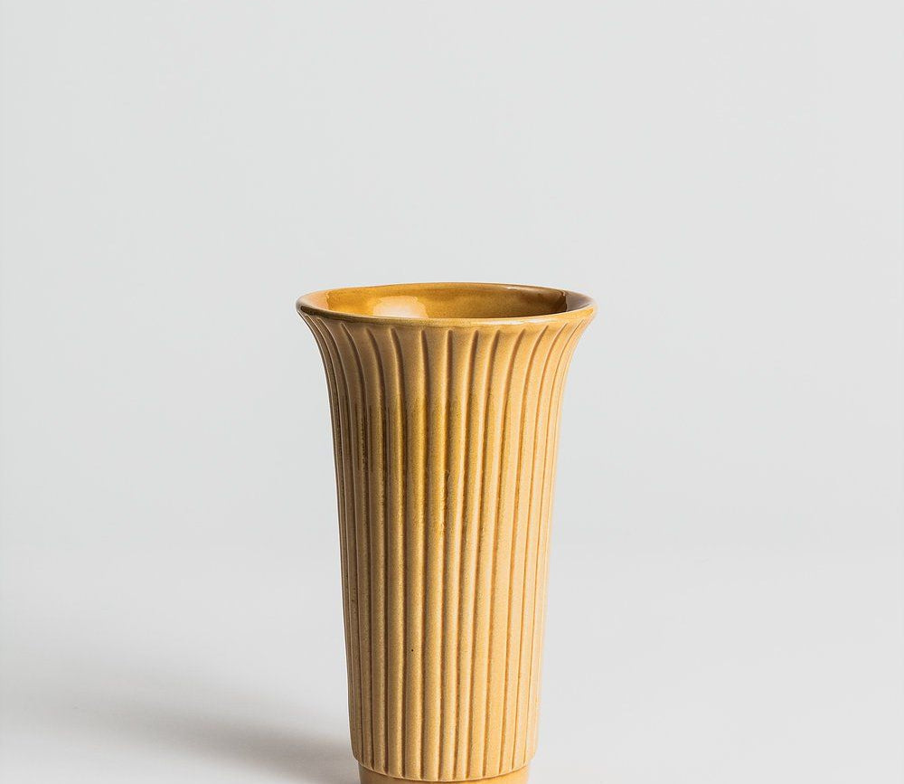 Daisy Vase - Yellow Amber Vase Bergs Potter