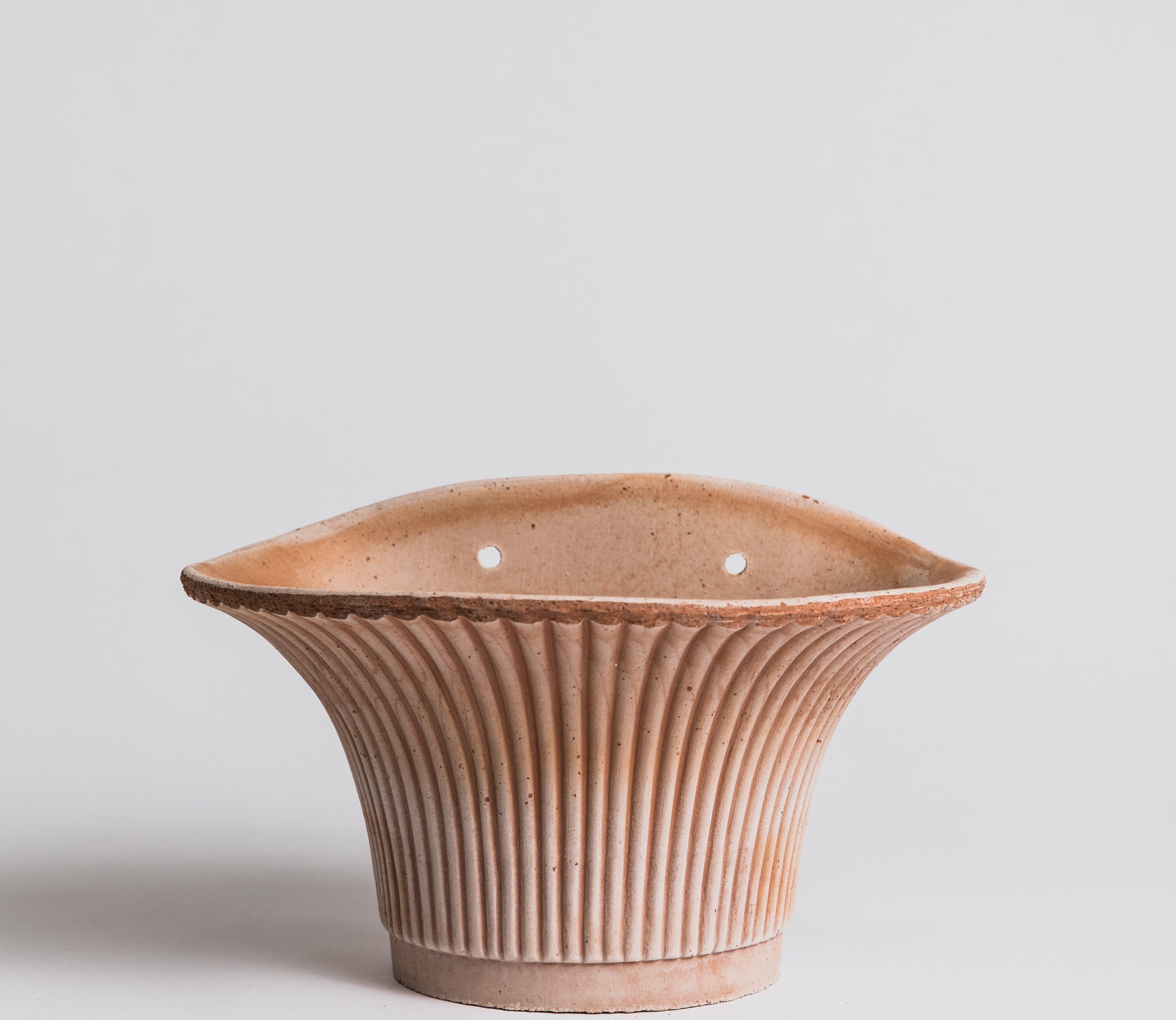 Daisy Wall - Terracotta Vase/Pot Bergs Potter