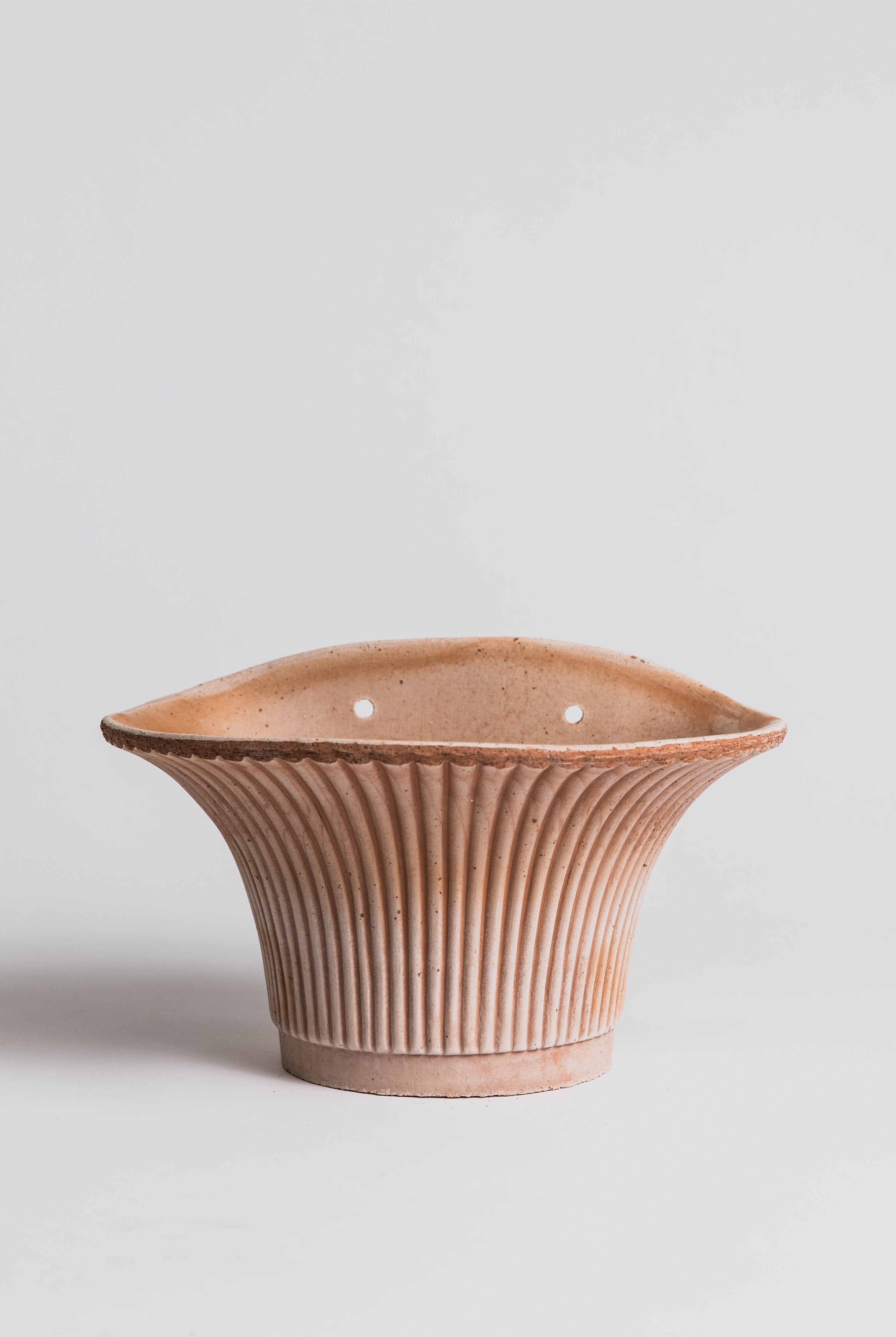 Daisy Wall - Terracotta Vase/Pot Bergs Potter
