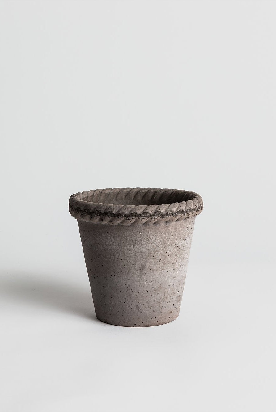 Emilia - Grey Pottery Bergs Potter