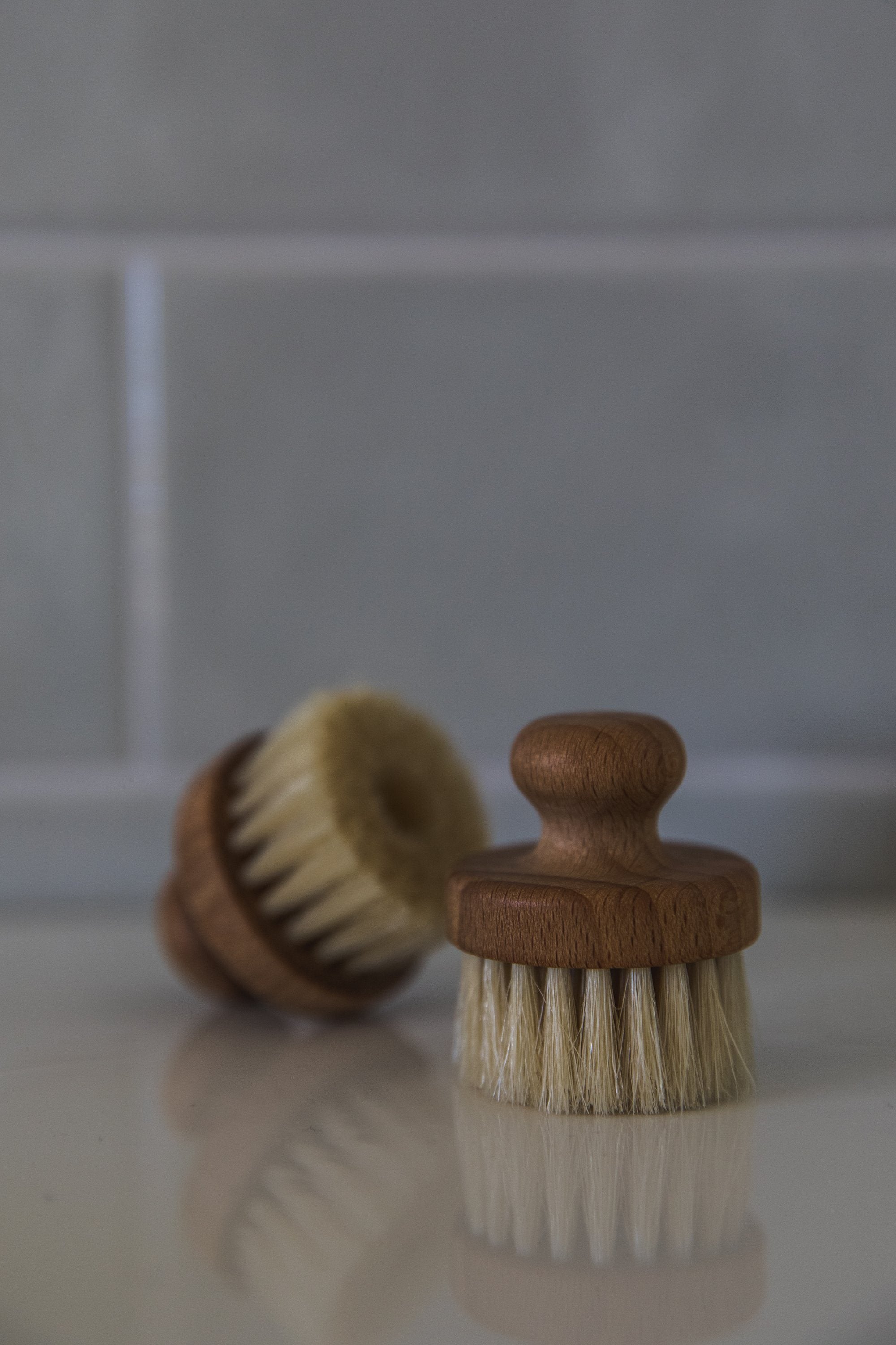 Face Brush round shaped Brush Redecker