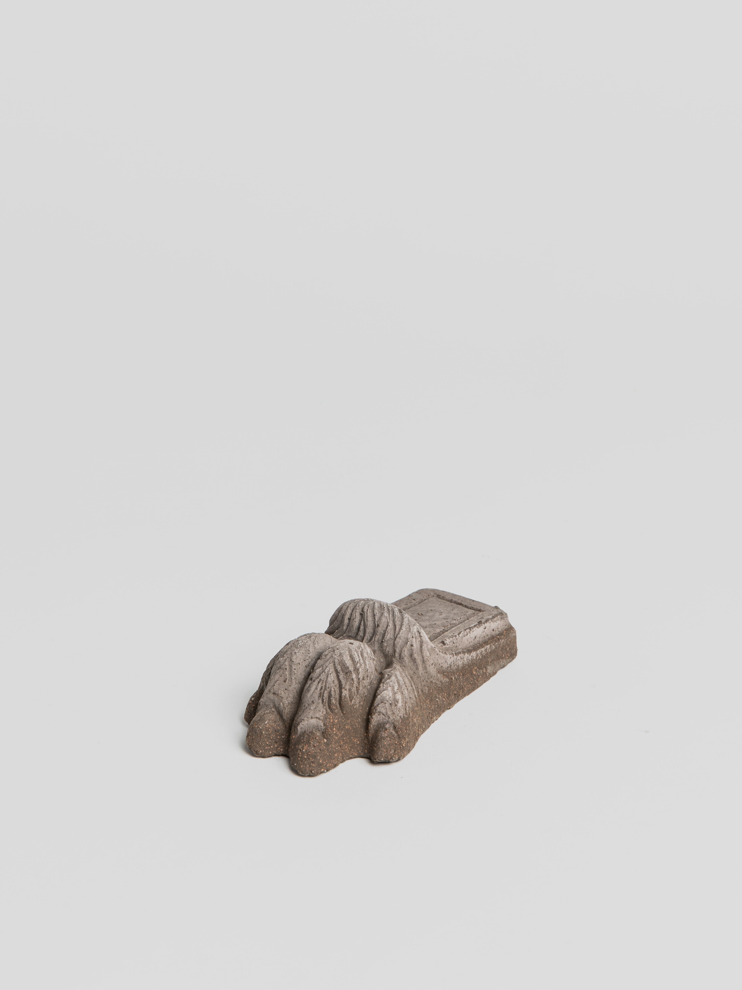 Foot - Lionpaw Grey Pottery Bergs Potter