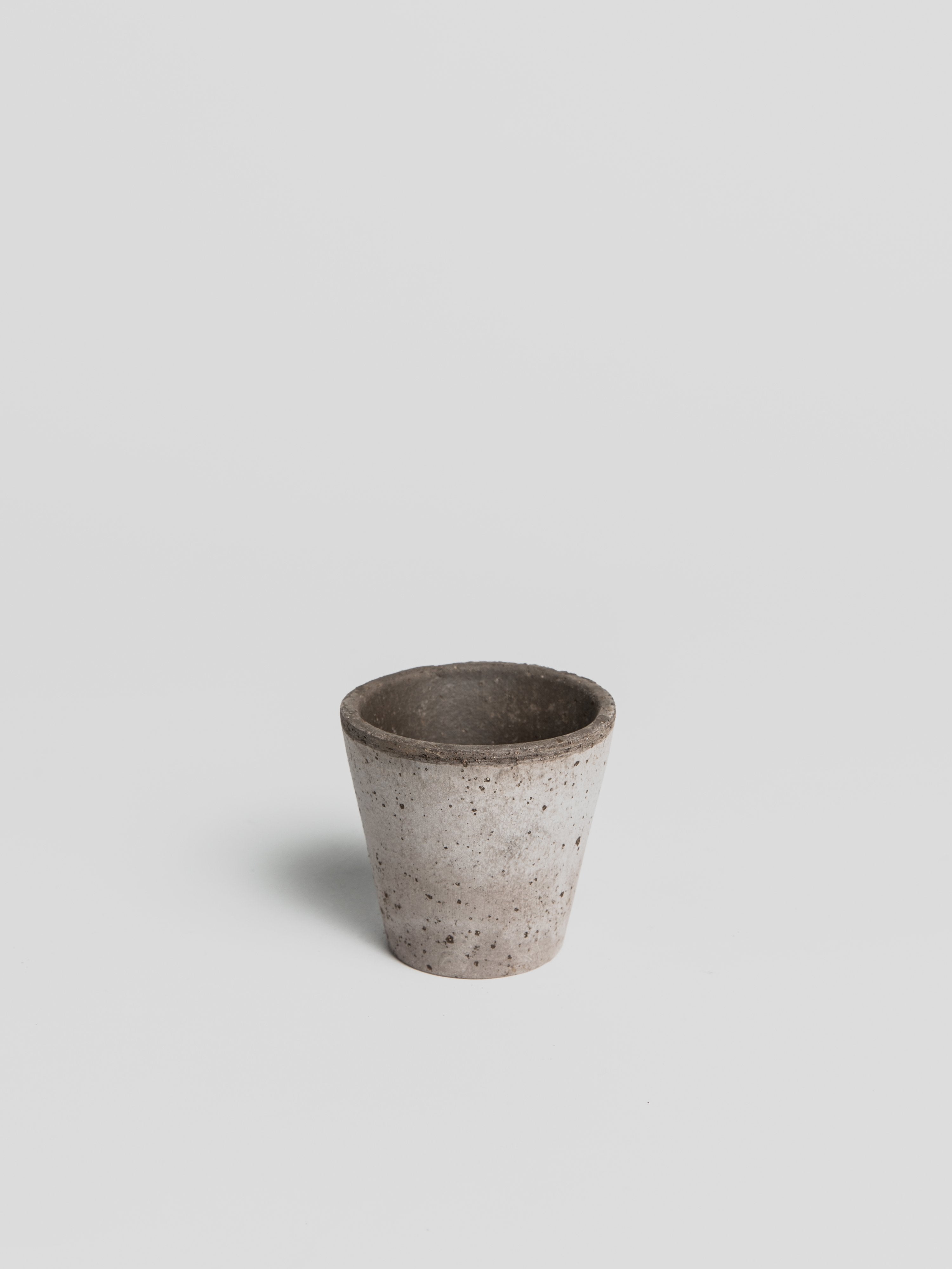 Julie - Grey Pottery Bergs Potter
