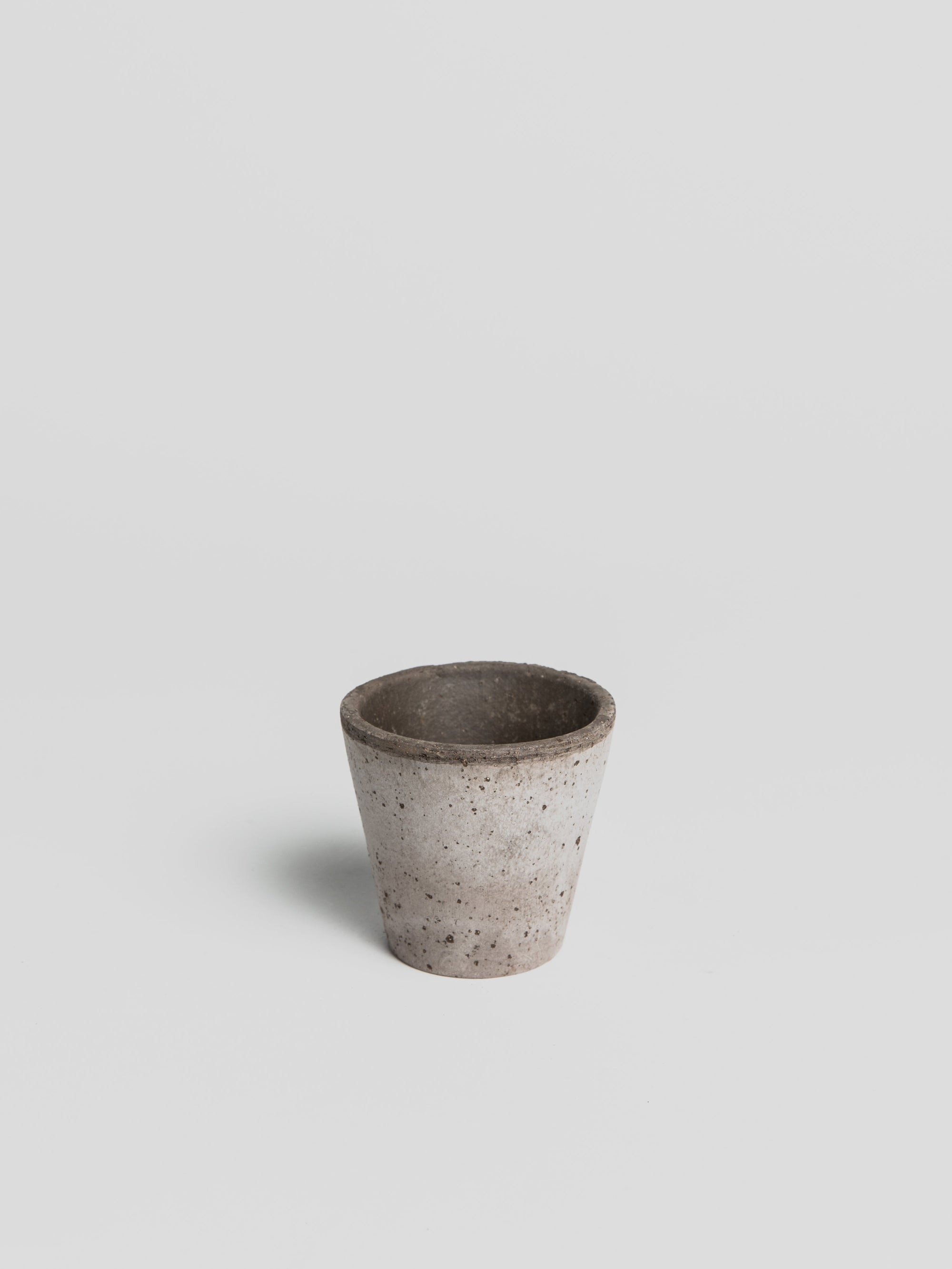 Julie - Grey Pottery Bergs Potter