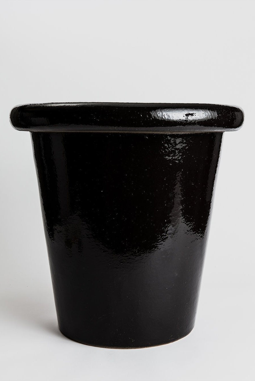 London - Black Pottery Domani