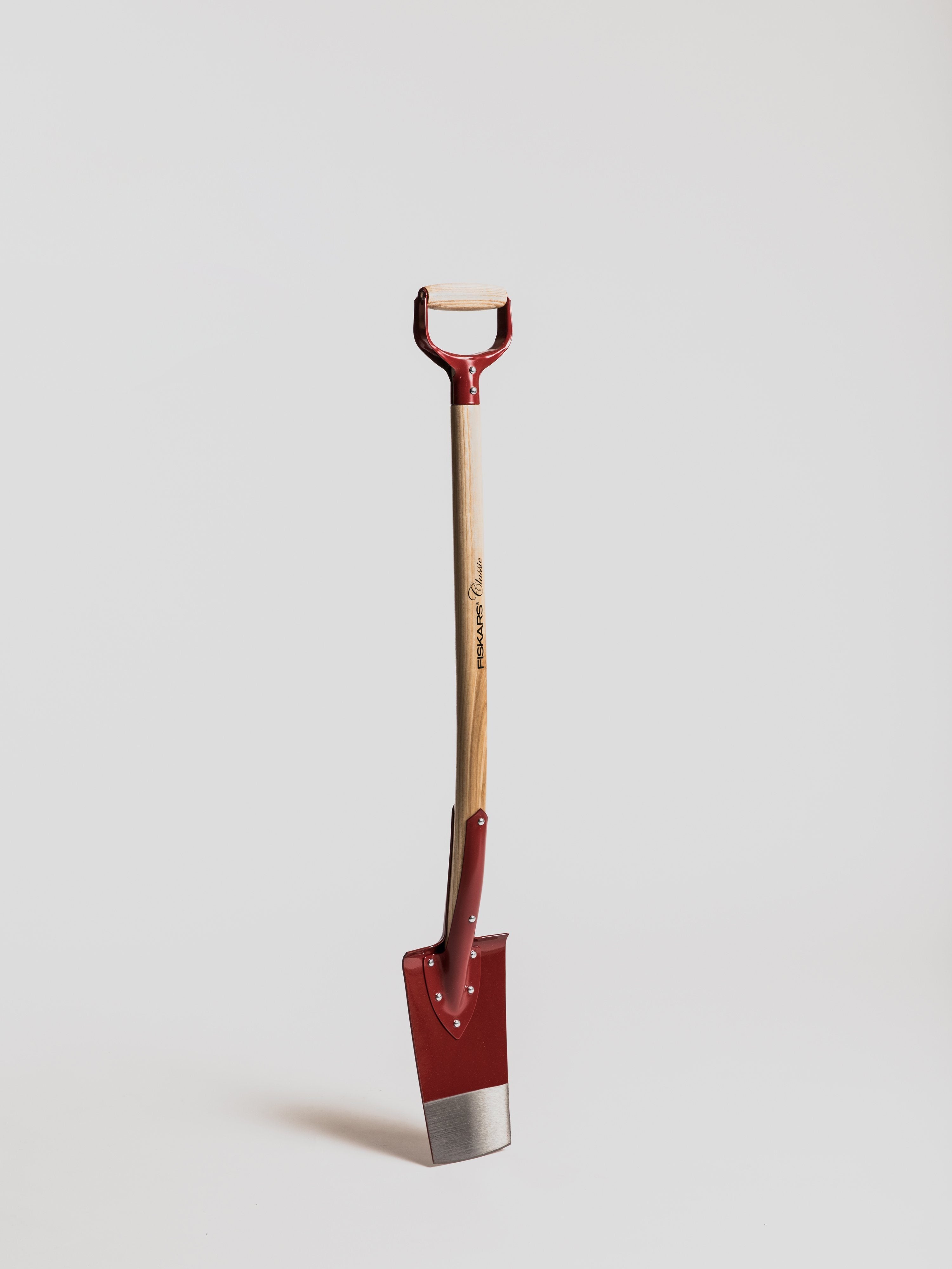 Perennial Spade - Classic Red Garden Tool Fiskars