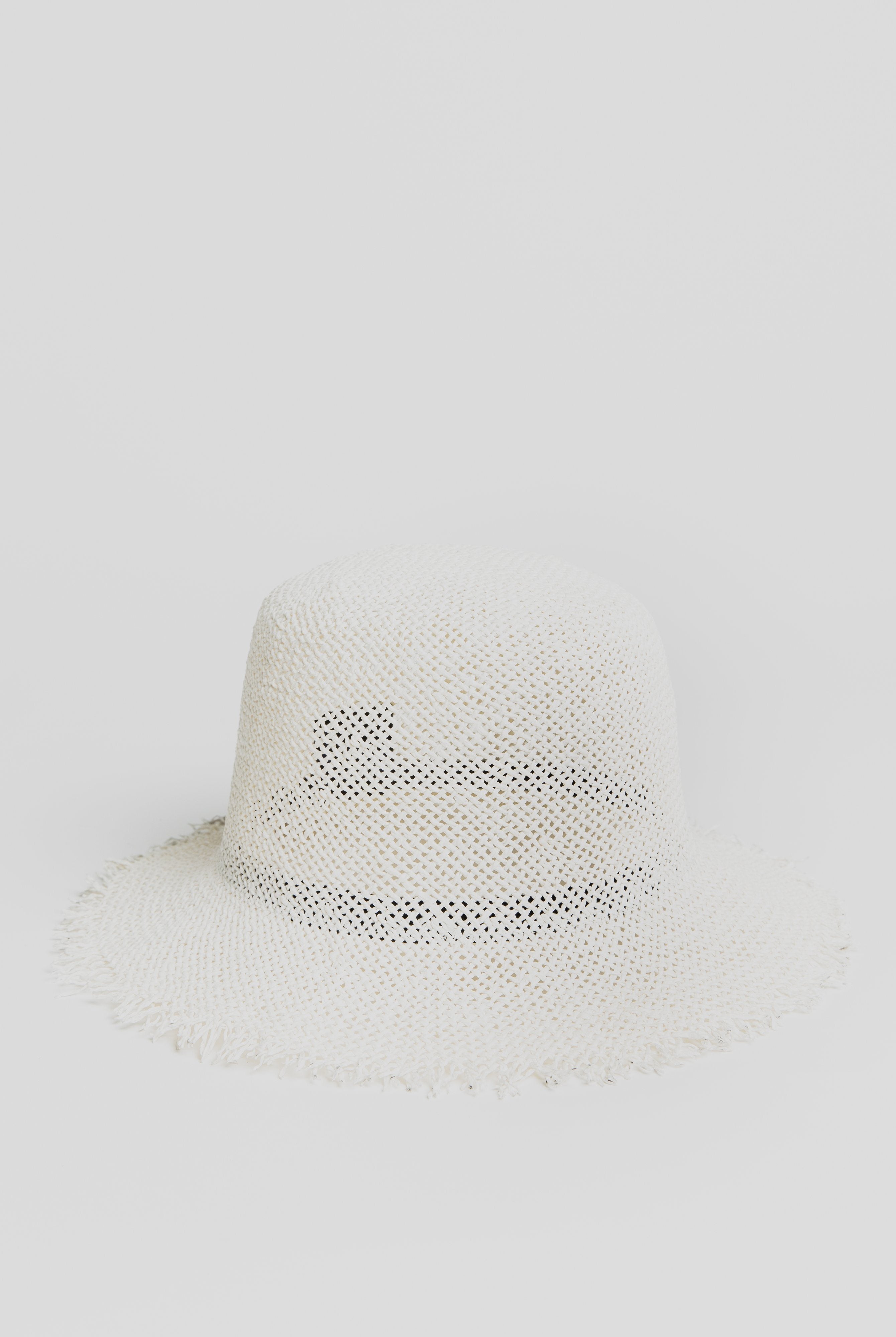 Straw Hat - Bucket Mesh in White Hats éN Hats
