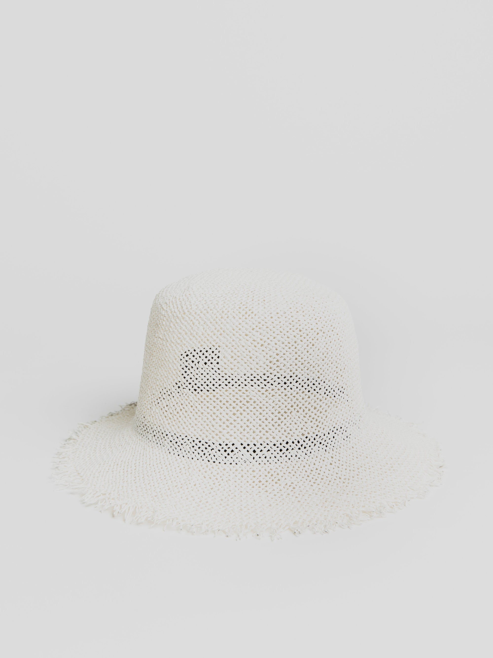 Straw Hat - Bucket Mesh in White Hats éN Hats