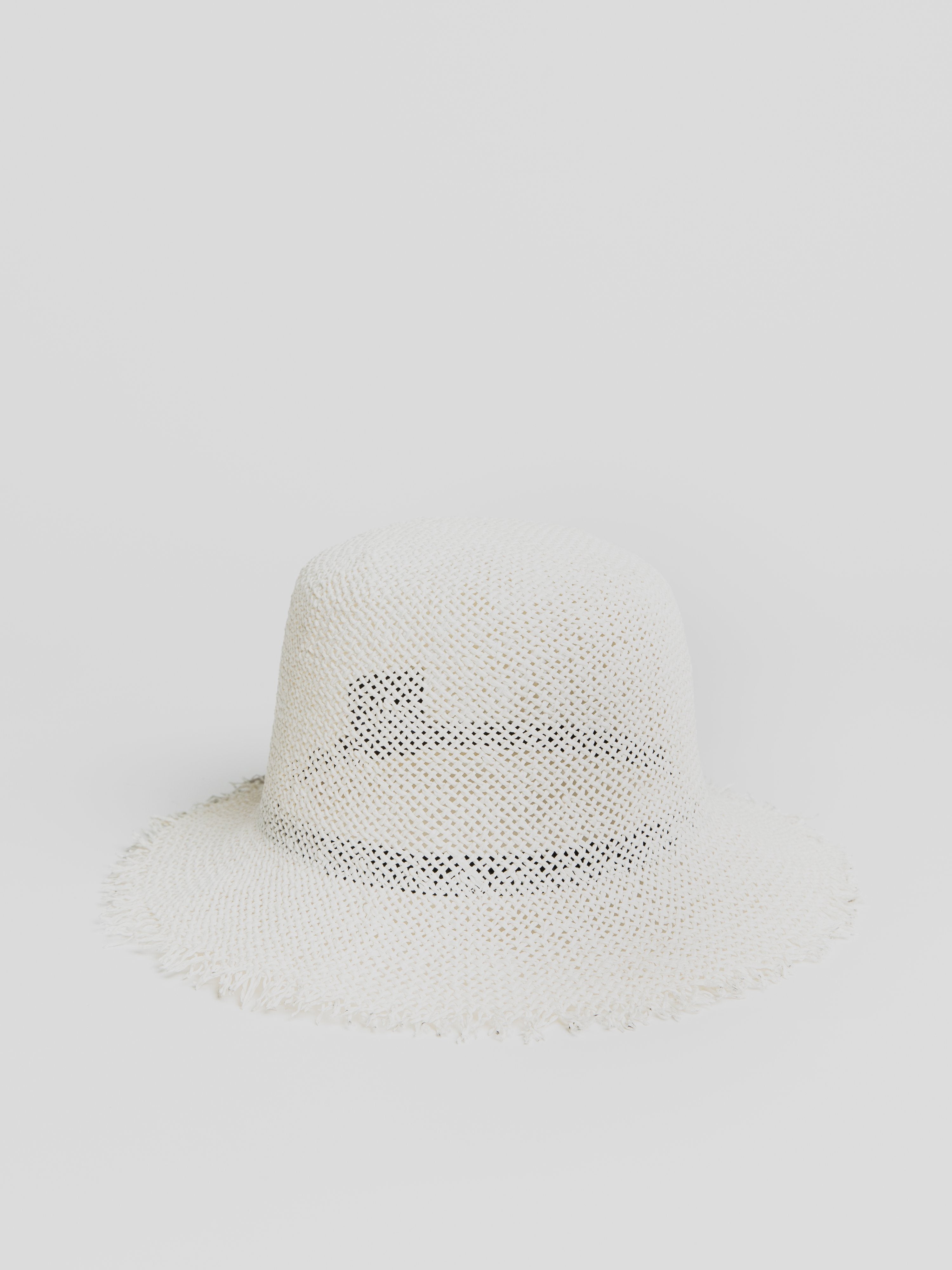 Straw Hat - Bucket Mesh in White Hats éN Hats