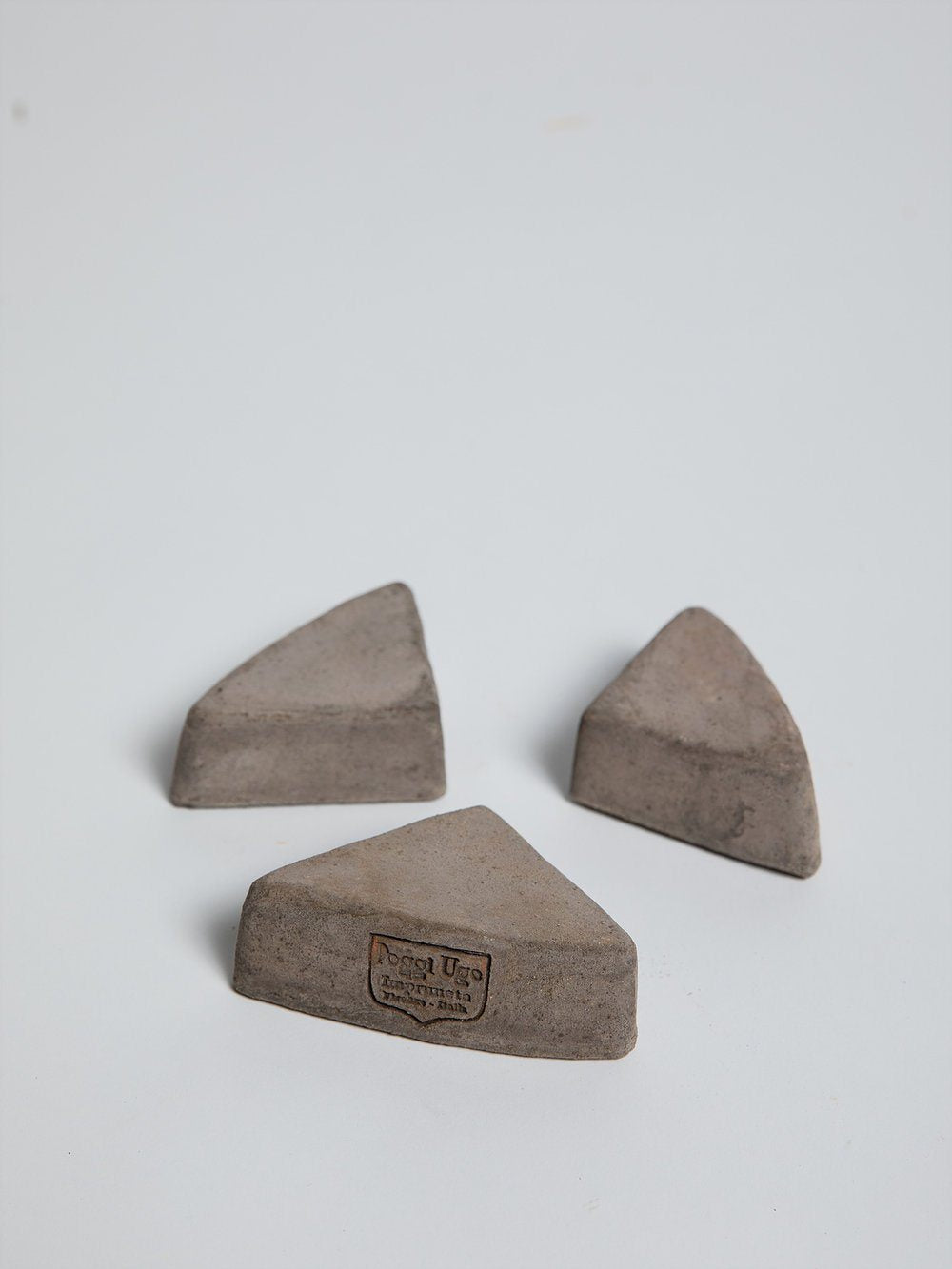 Triangle Foot - Grey Pottery Poggi Ugo