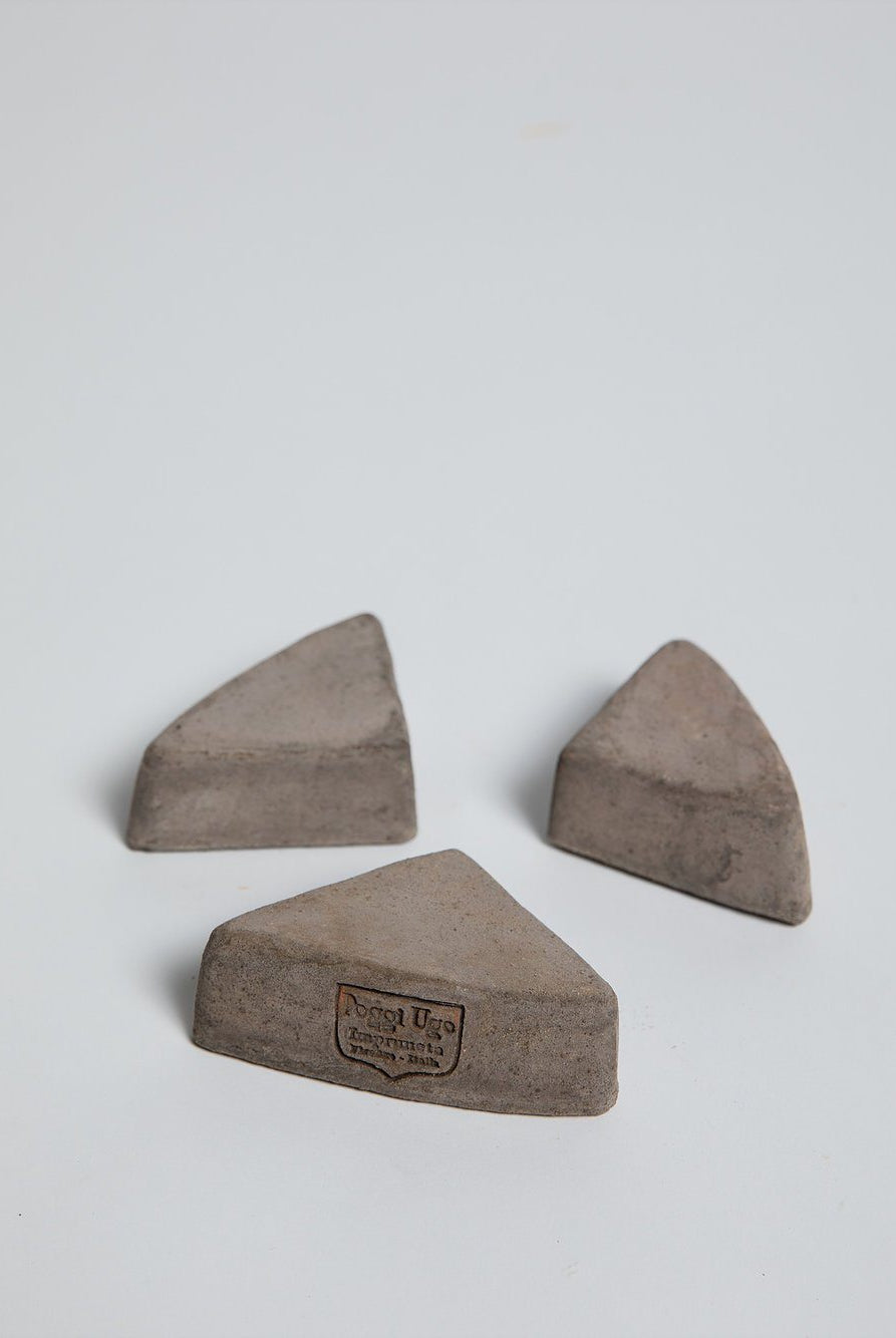 Triangle Foot - Grey Pottery Poggi Ugo