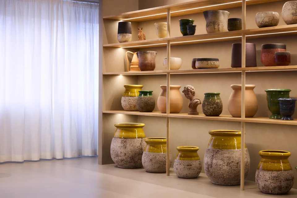 The pottery wall