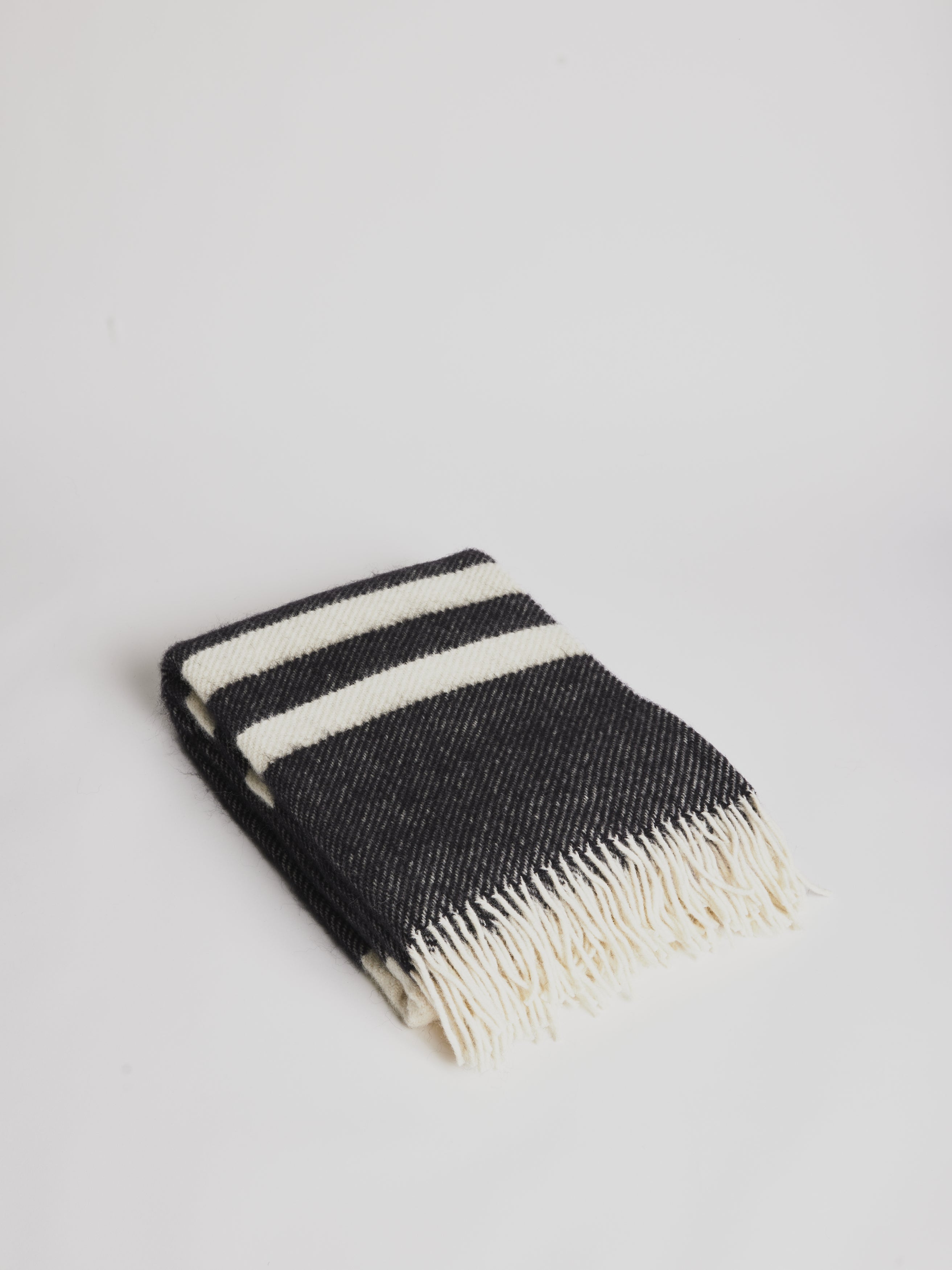 Woolen Blanket - Gotland Stripe Black - Cigale &  Fourmi