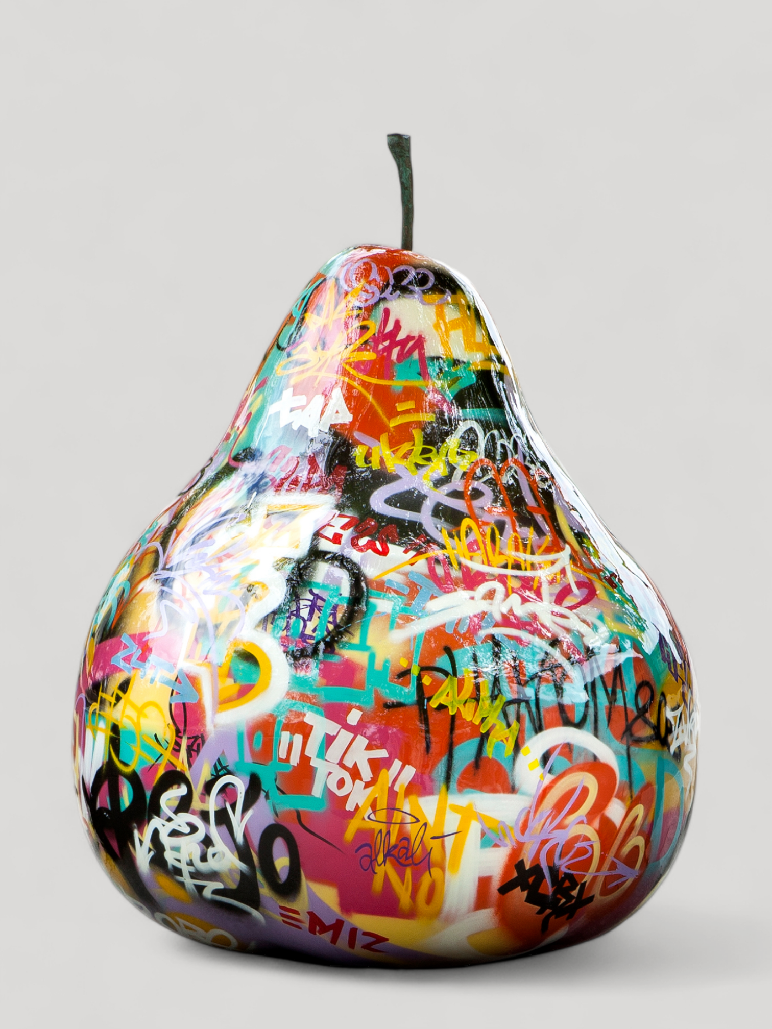 Pear Statue - Graffiti - Cigale &amp;  Fourmi