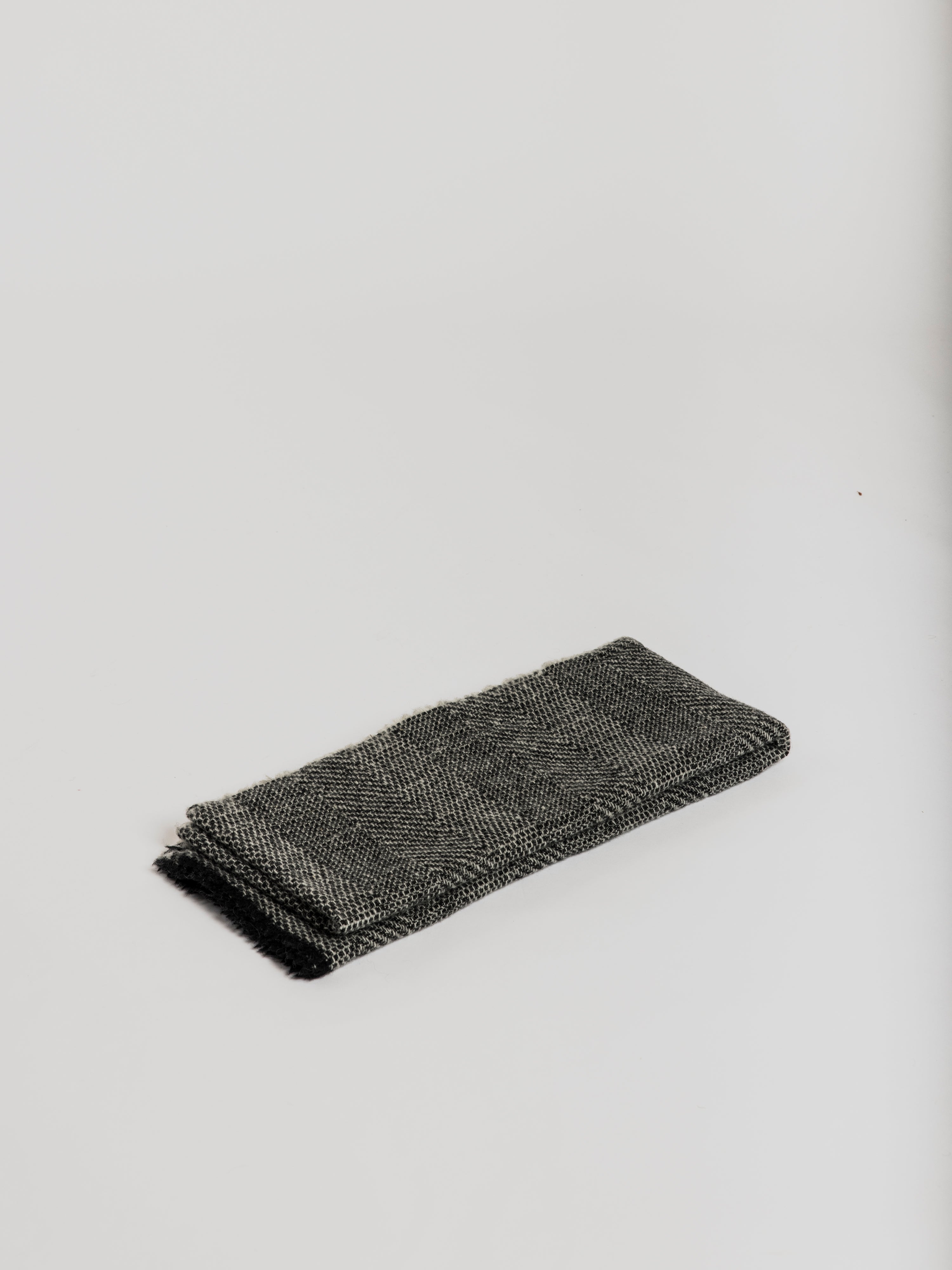 Woolen Scarf - Black Textured - Cigale et Fourmi