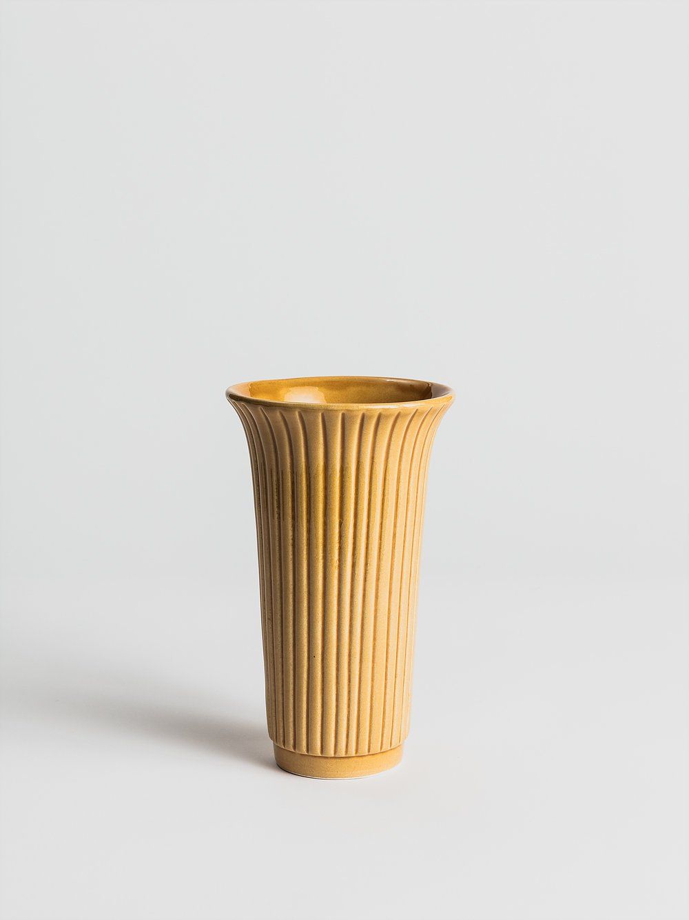 Daisy Vase - Yellow Amber Vase Bergs Potter 