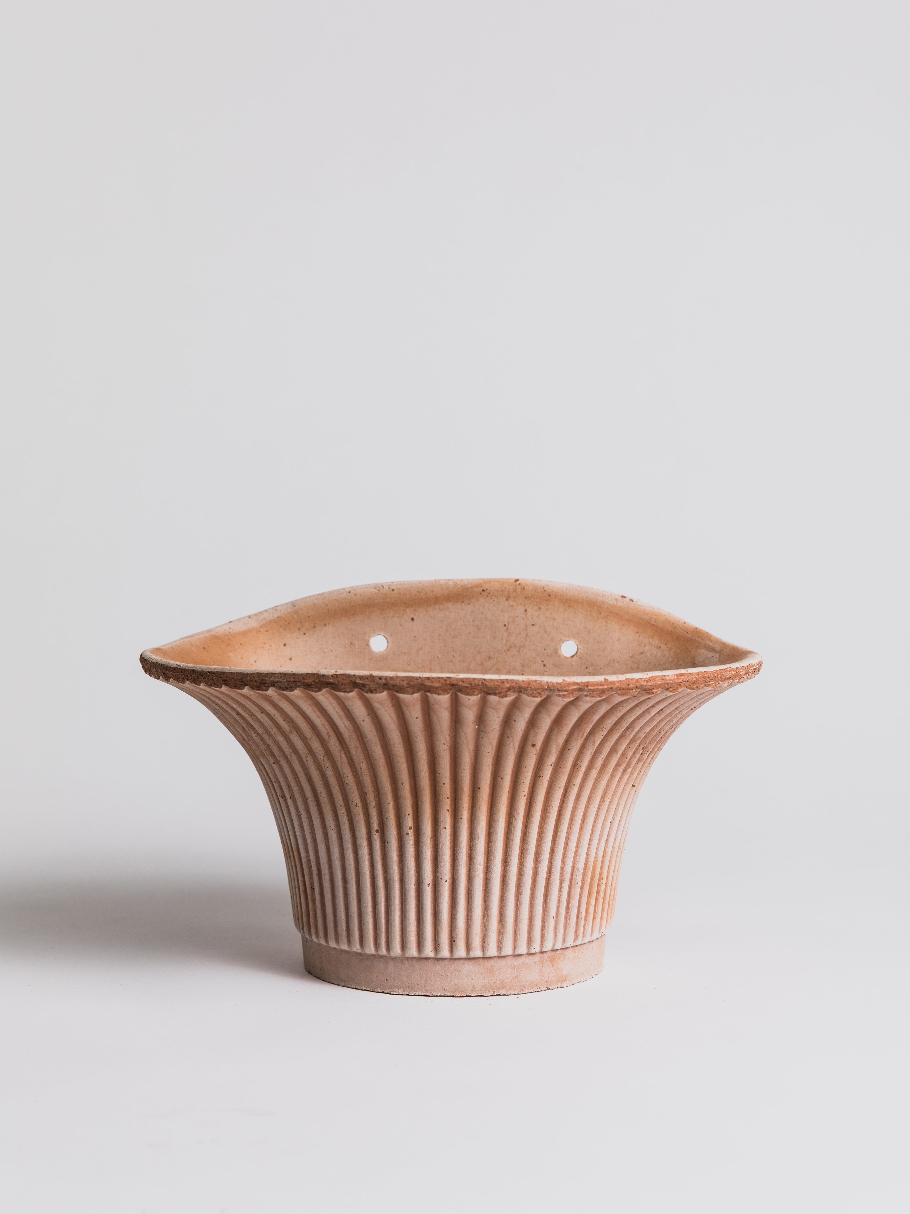 Daisy Wall - Terracotta Vase/Pot Bergs Potter 