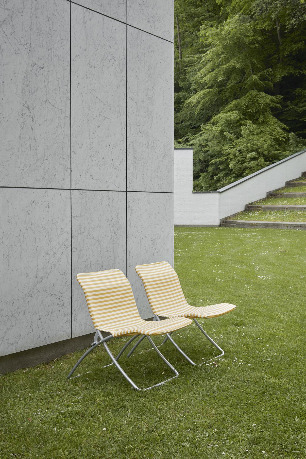 Lise Sunchair - Golden Yellow Stripe Sunchair Skagerak 